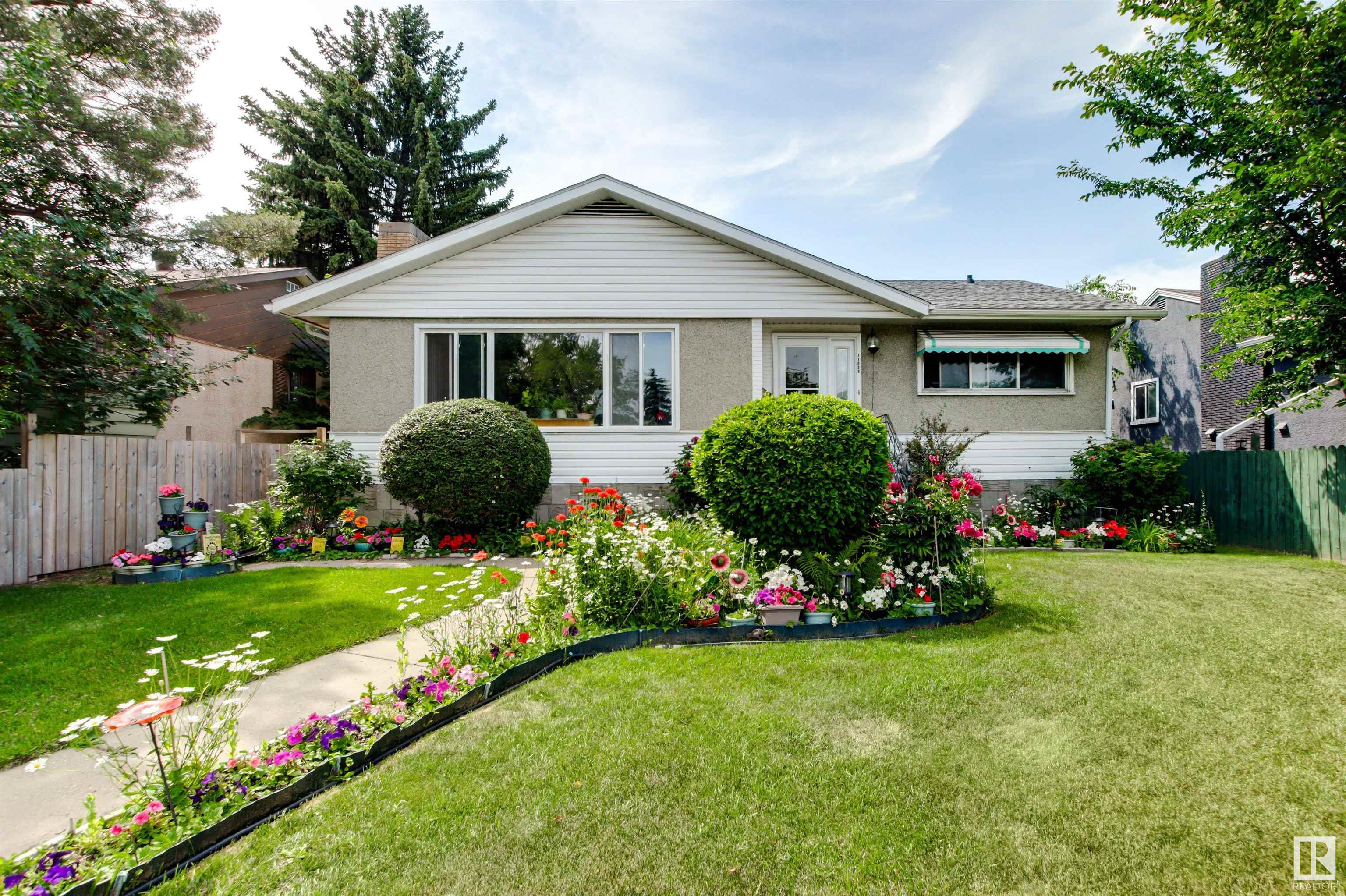 11632 Groat Rd NW, Edmonton, AB T5M 3K5
