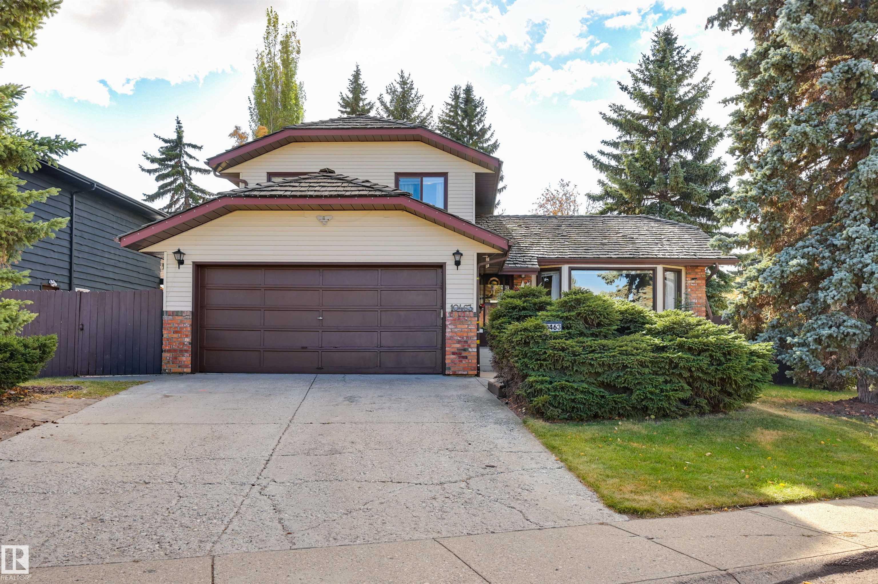 21 Av Nw Unit 10463 Ave, Edmonton, AB T6J 5E9