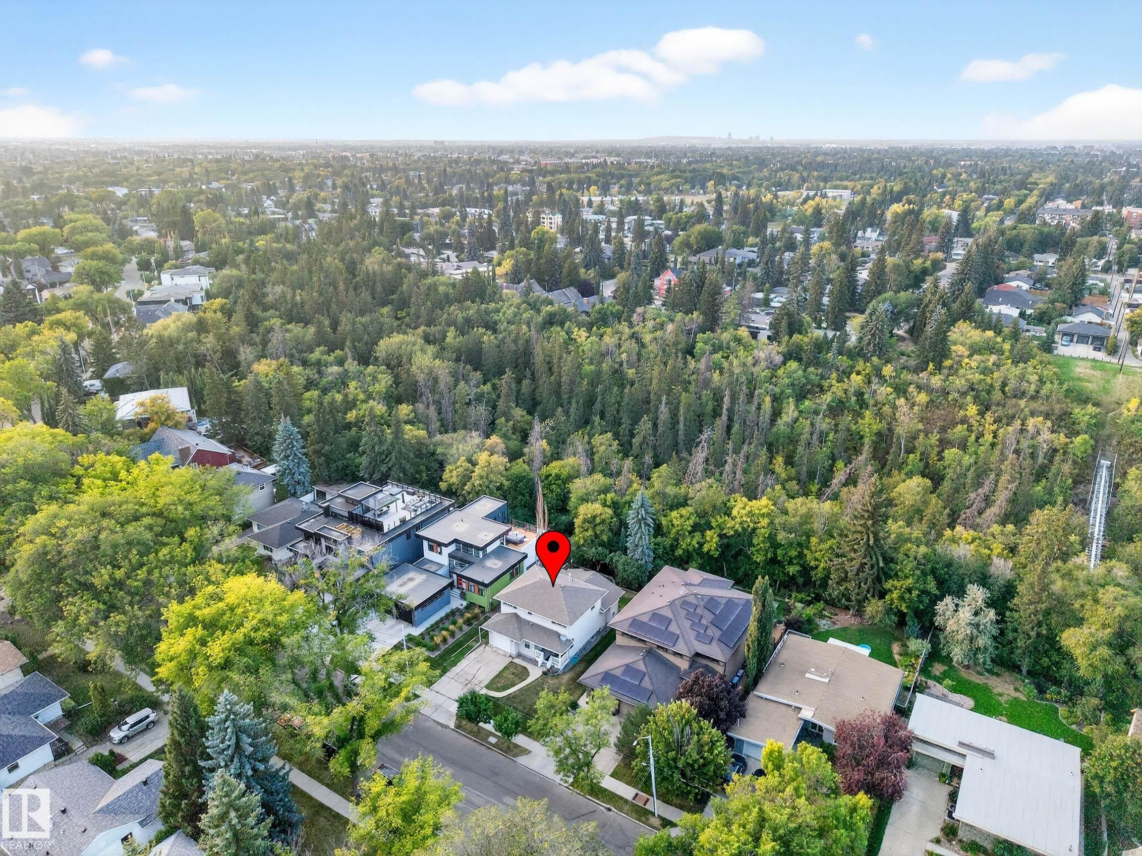 92 Av Nw Unit 14304 Ave #a, Edmonton, AB T5R 5E2