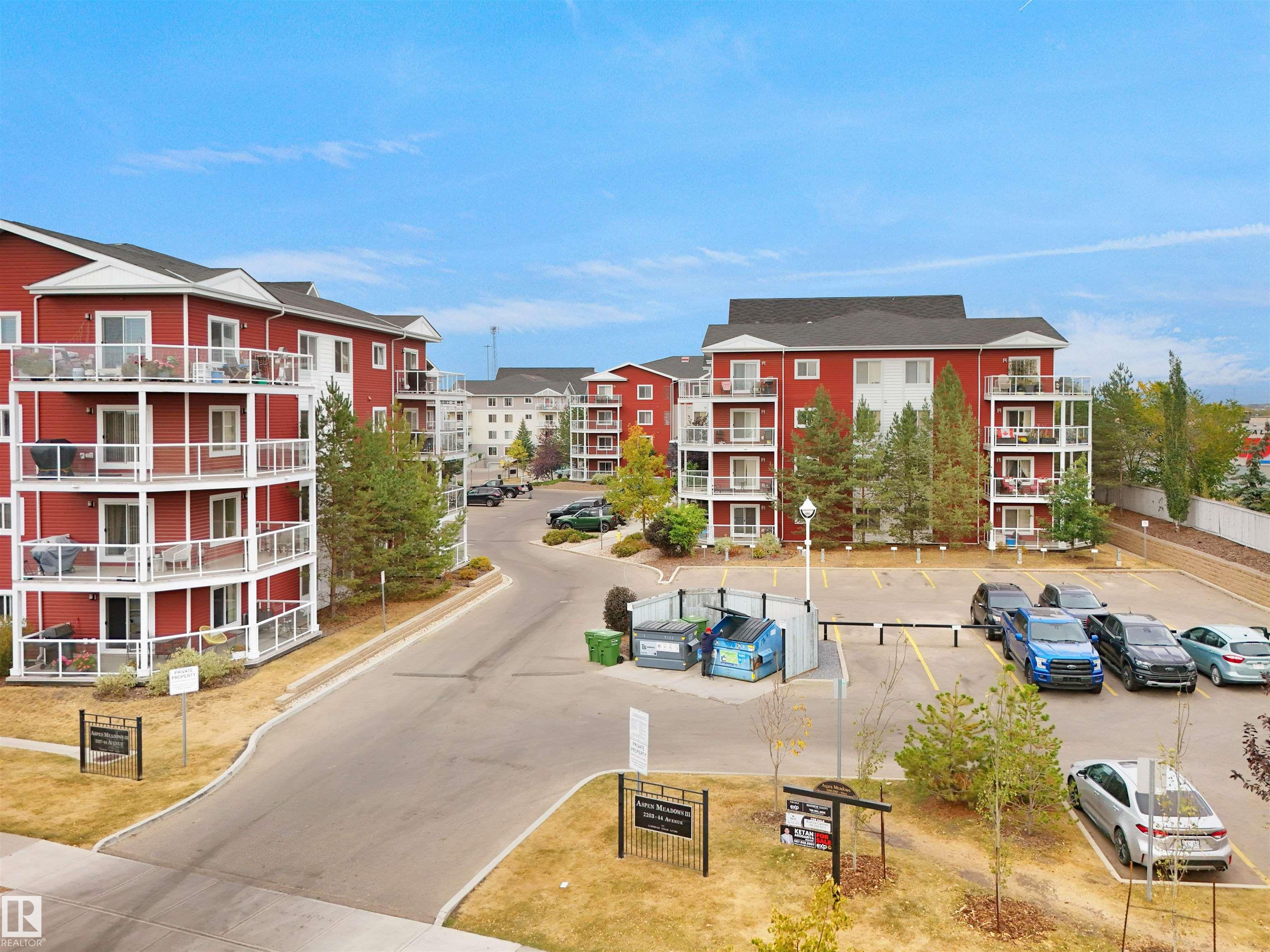 2207 44 Avenue Northwest #101, Edmonton, AB T6T 0T2