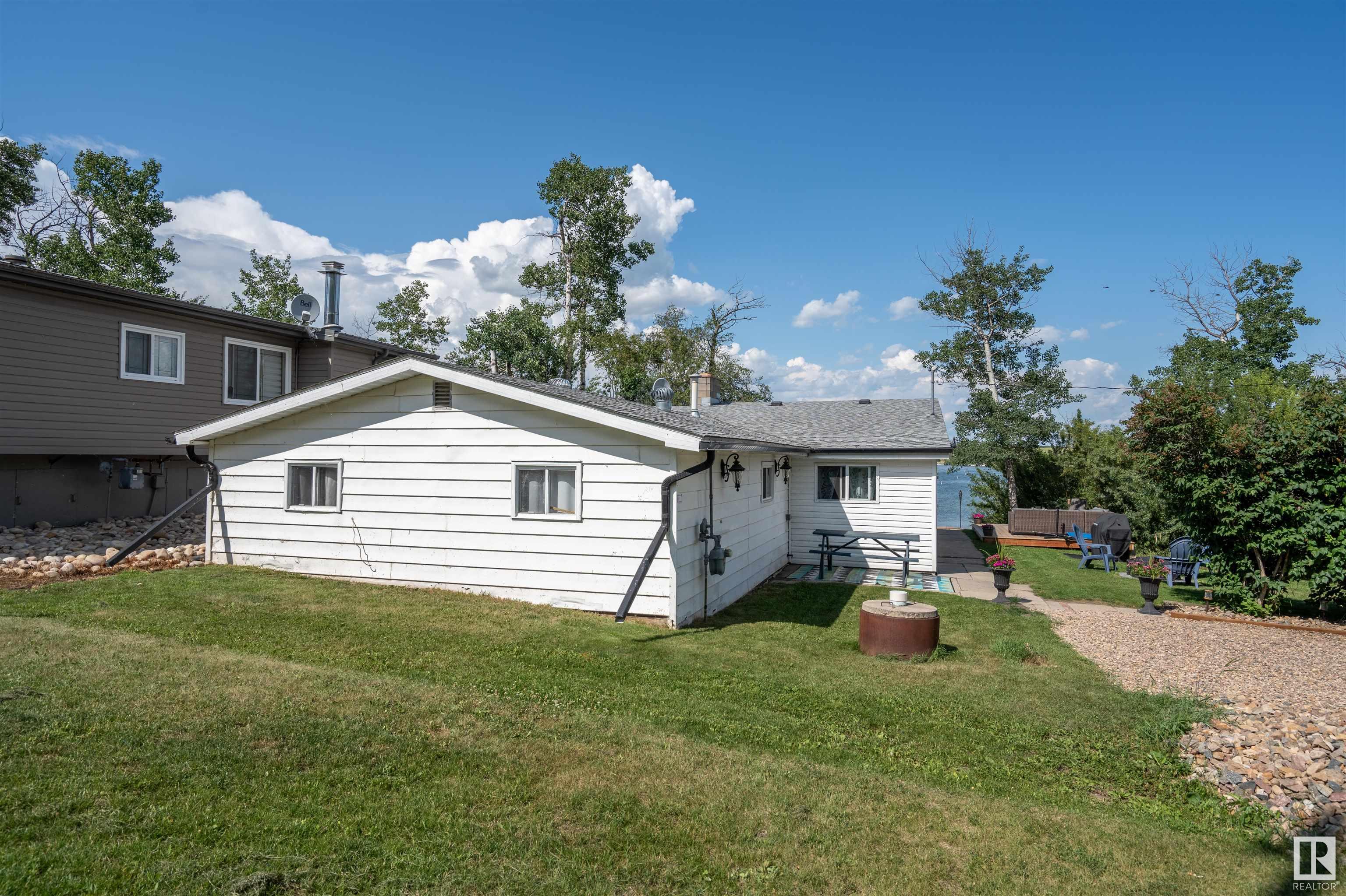 300 Perch Close, Rural Bonnyville M.d., AB T9N 2J6