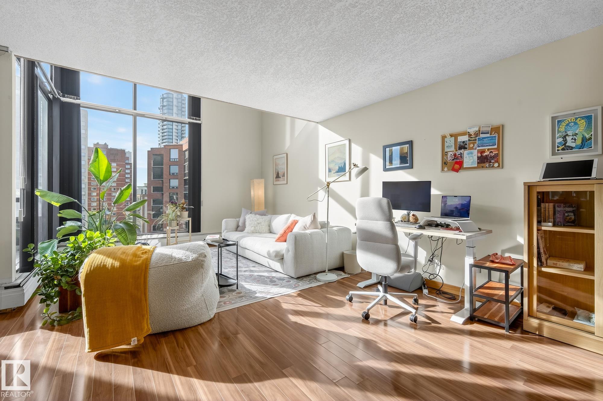 10045 118 Street Northwest #1004, Edmonton, AB T5K 2K2
