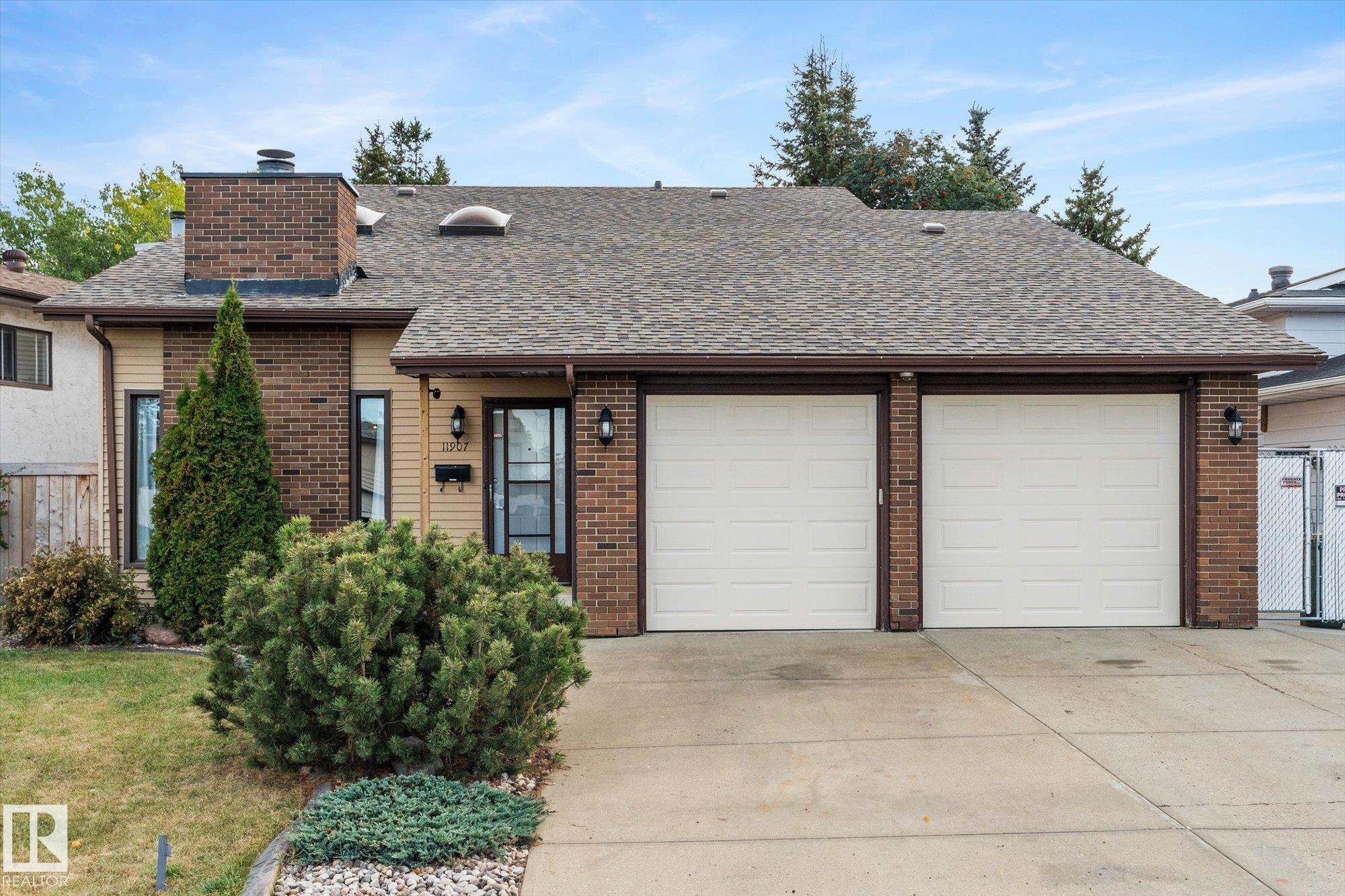 164 Av Nw Unit 11907 Ave, Edmonton, AB T5X 5C1