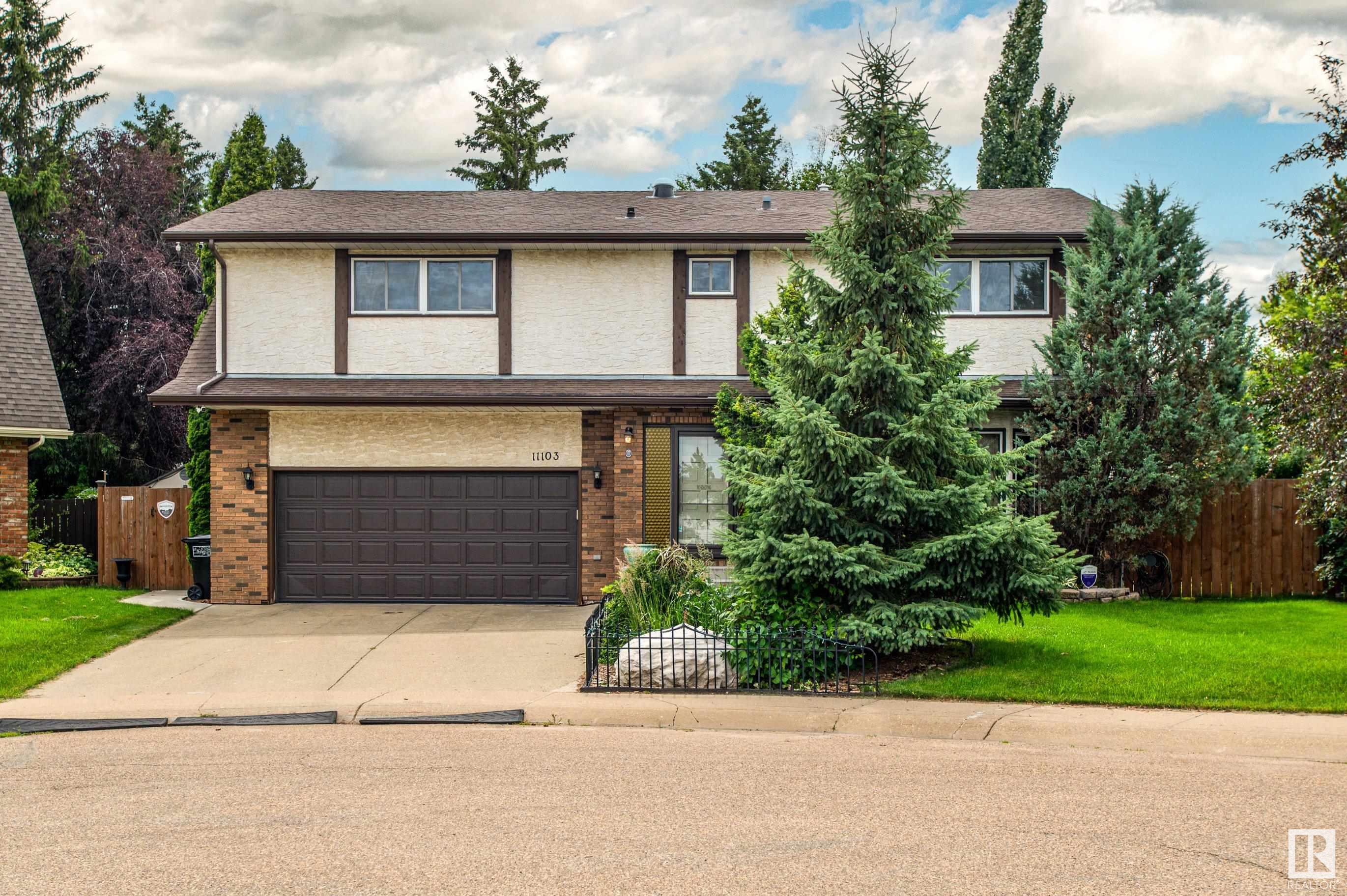 21 Av Nw Unit 11103 Ave, Edmonton, AB T6J 5C7