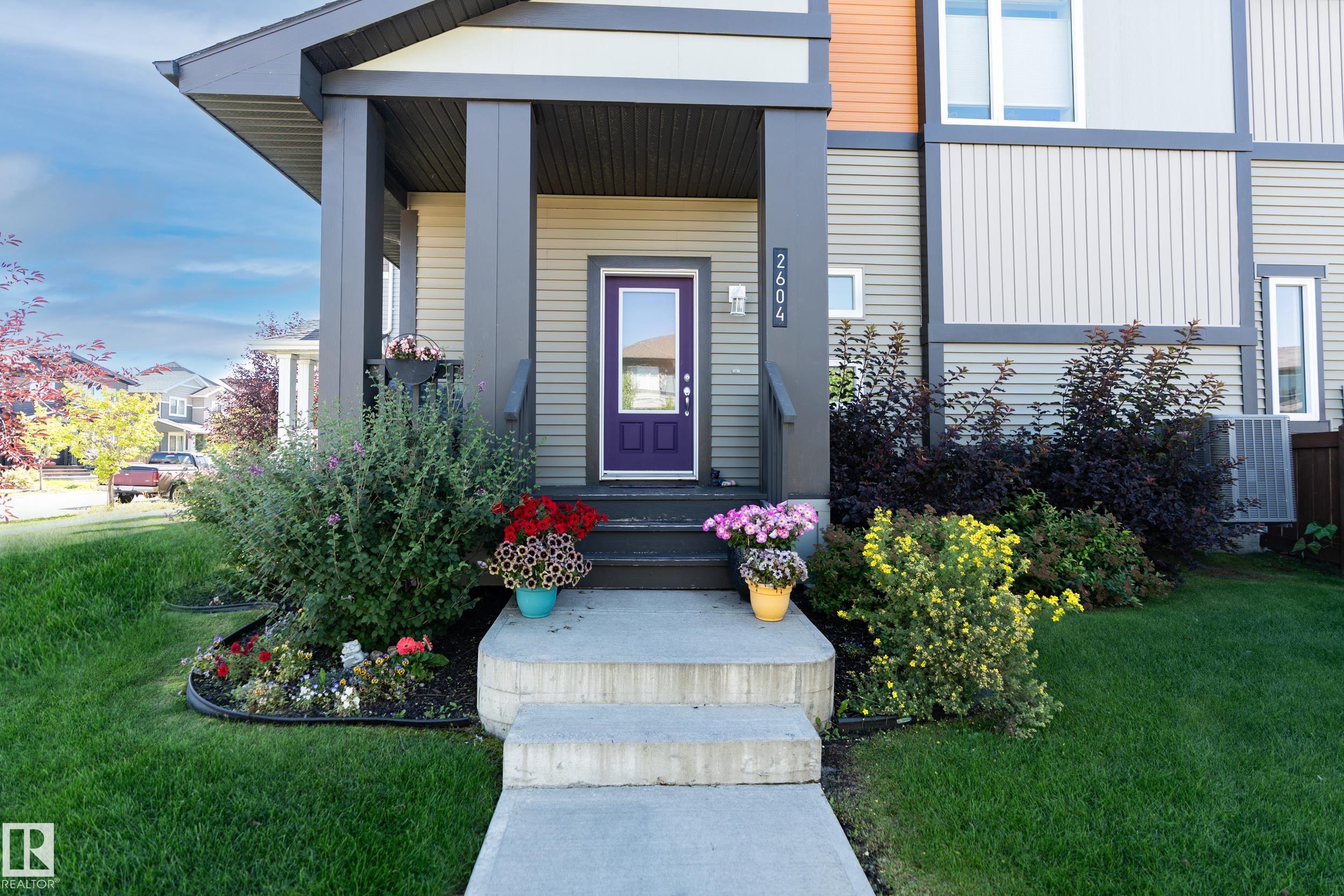 2604 Price Cm Cmn SW, Edmonton, AB T6W 3P9