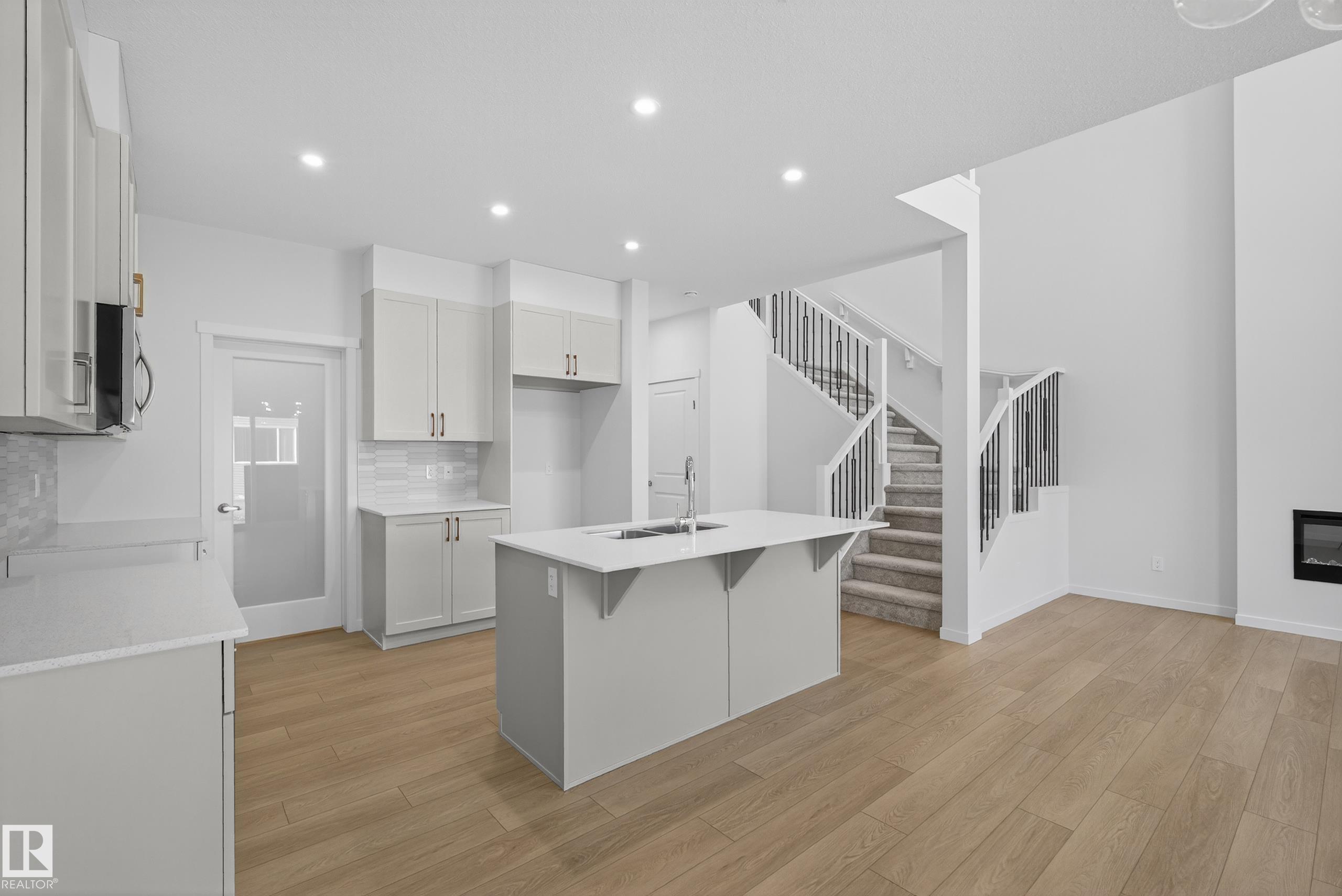 194 St Nw Unit 2153 St #a, Edmonton, AB T6M 3J3