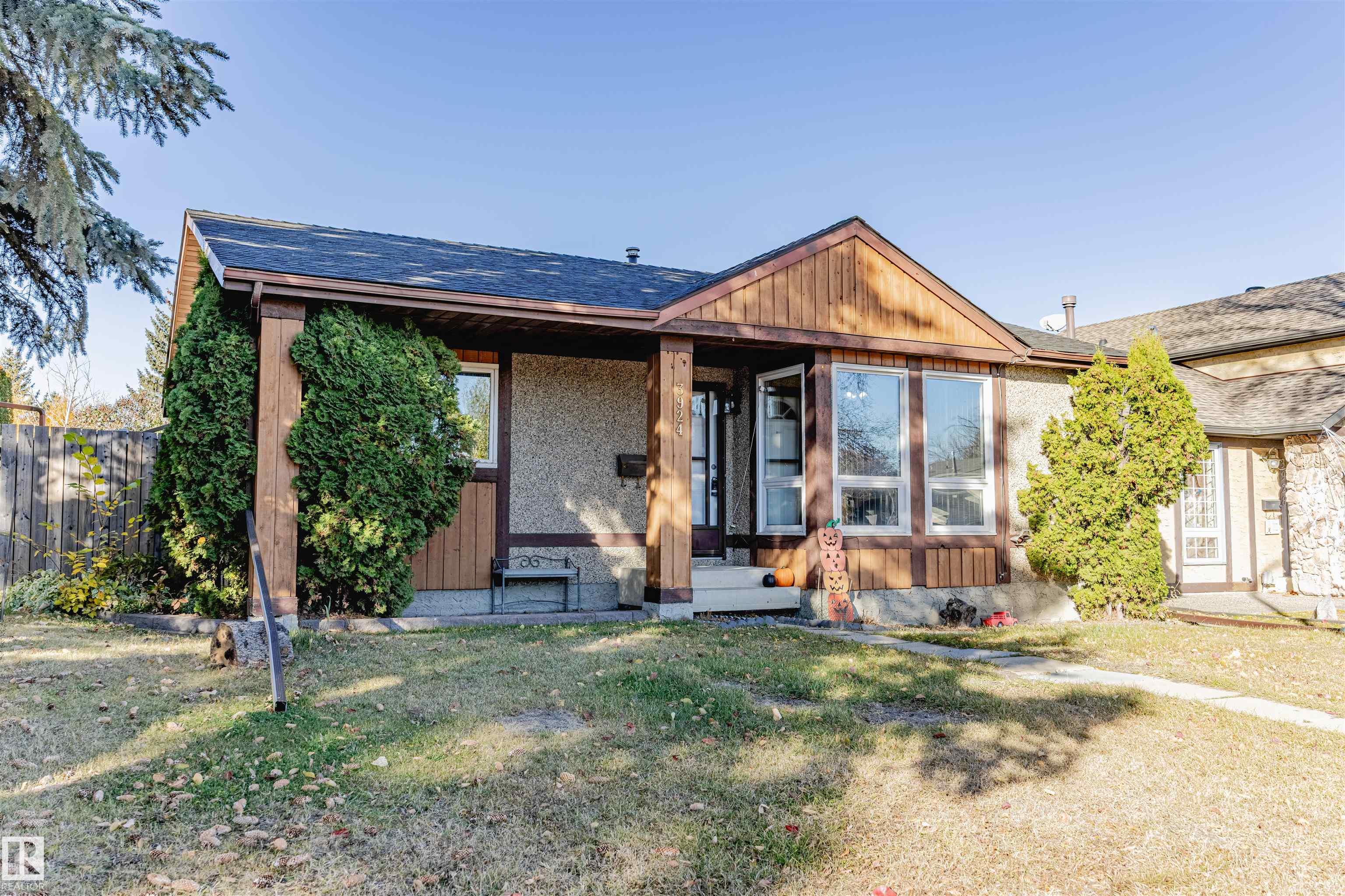 55 St Nw Unit 3924 St, Edmonton, AB T6L 1C2