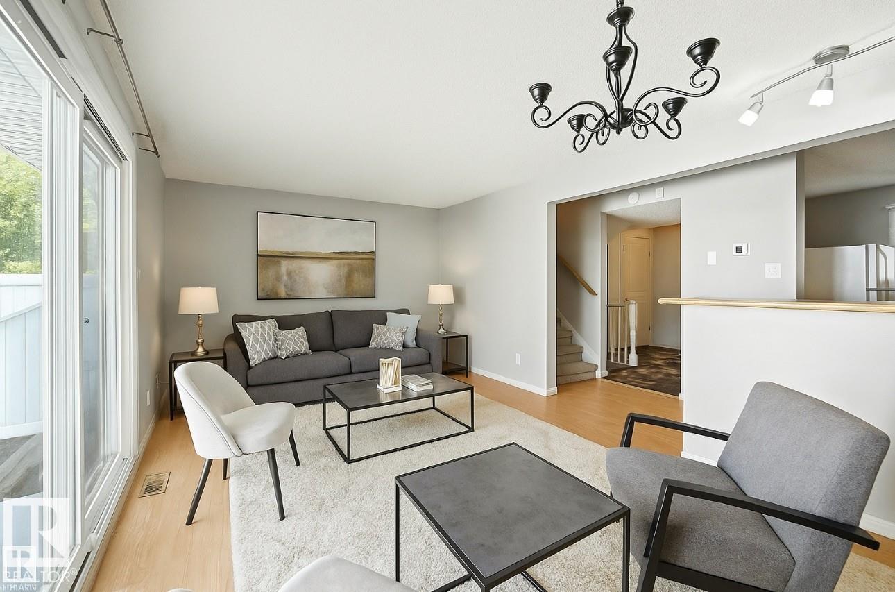 139 Av Nw Unit 11406 Ave, Edmonton, AB T5X 3L4