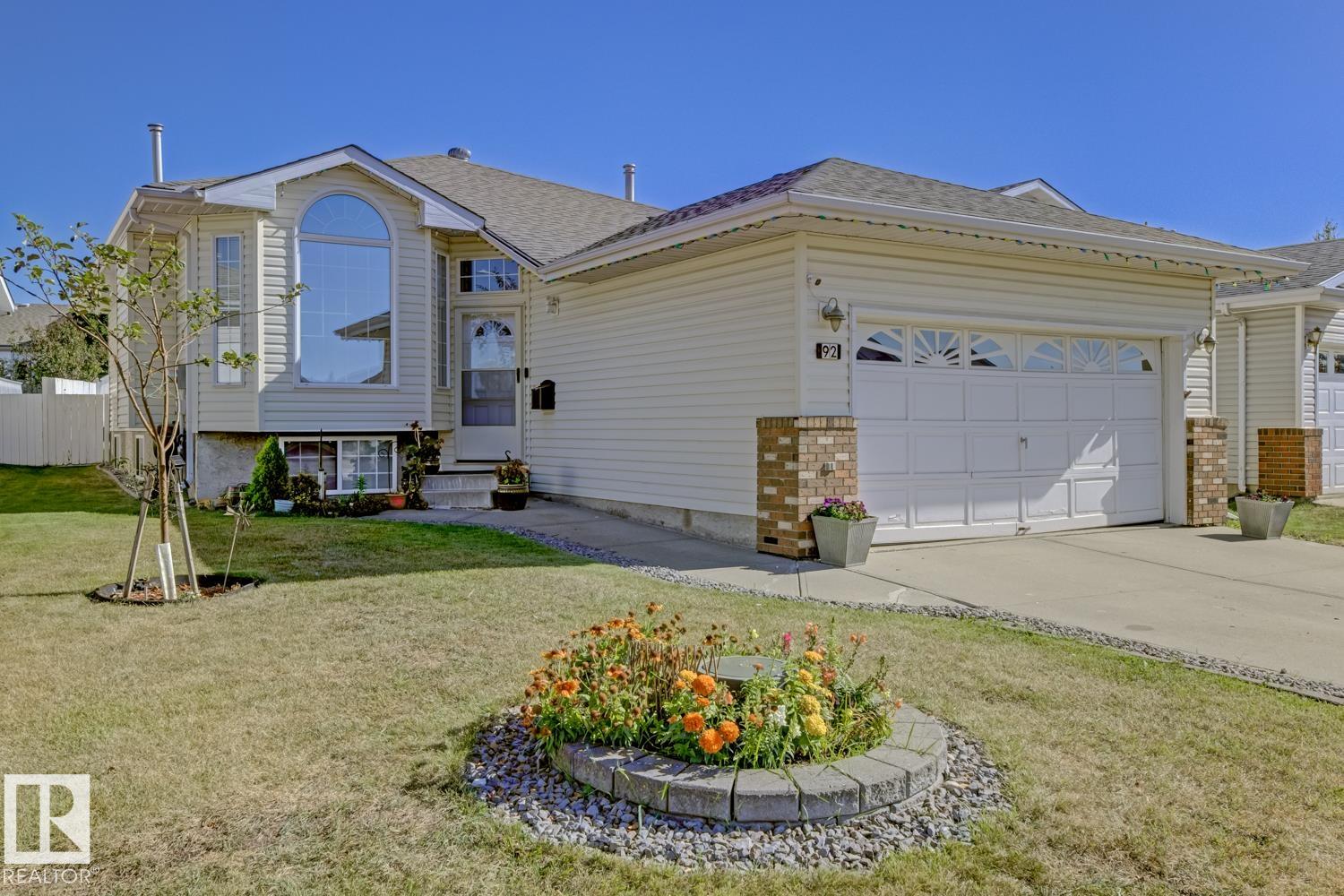 92 Jefferson Rd NW, Edmonton, AB T6L 6P8