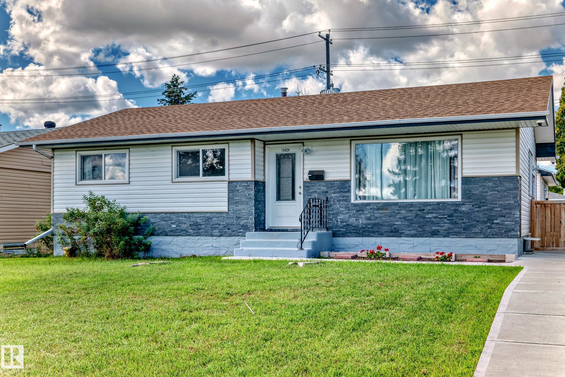 82 St Nw Unit 13424 St, Edmonton, AB T5E 2V2