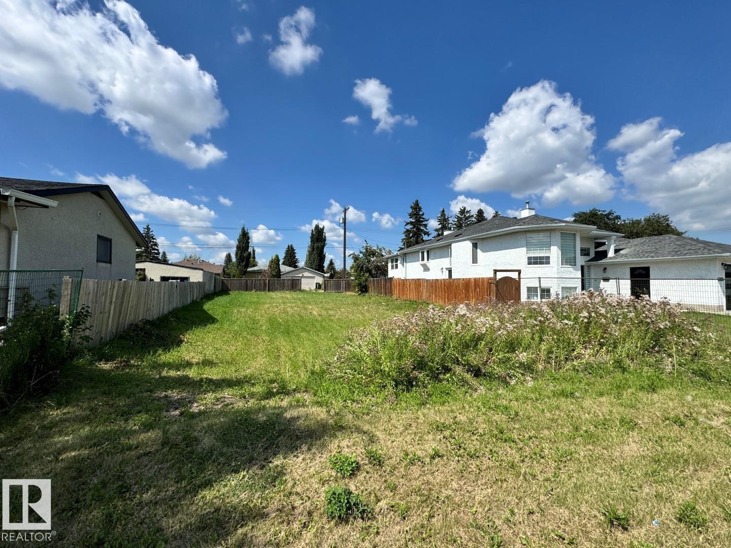 121 St Nw Unit 13118 St, Edmonton, AB T5L 0B6
