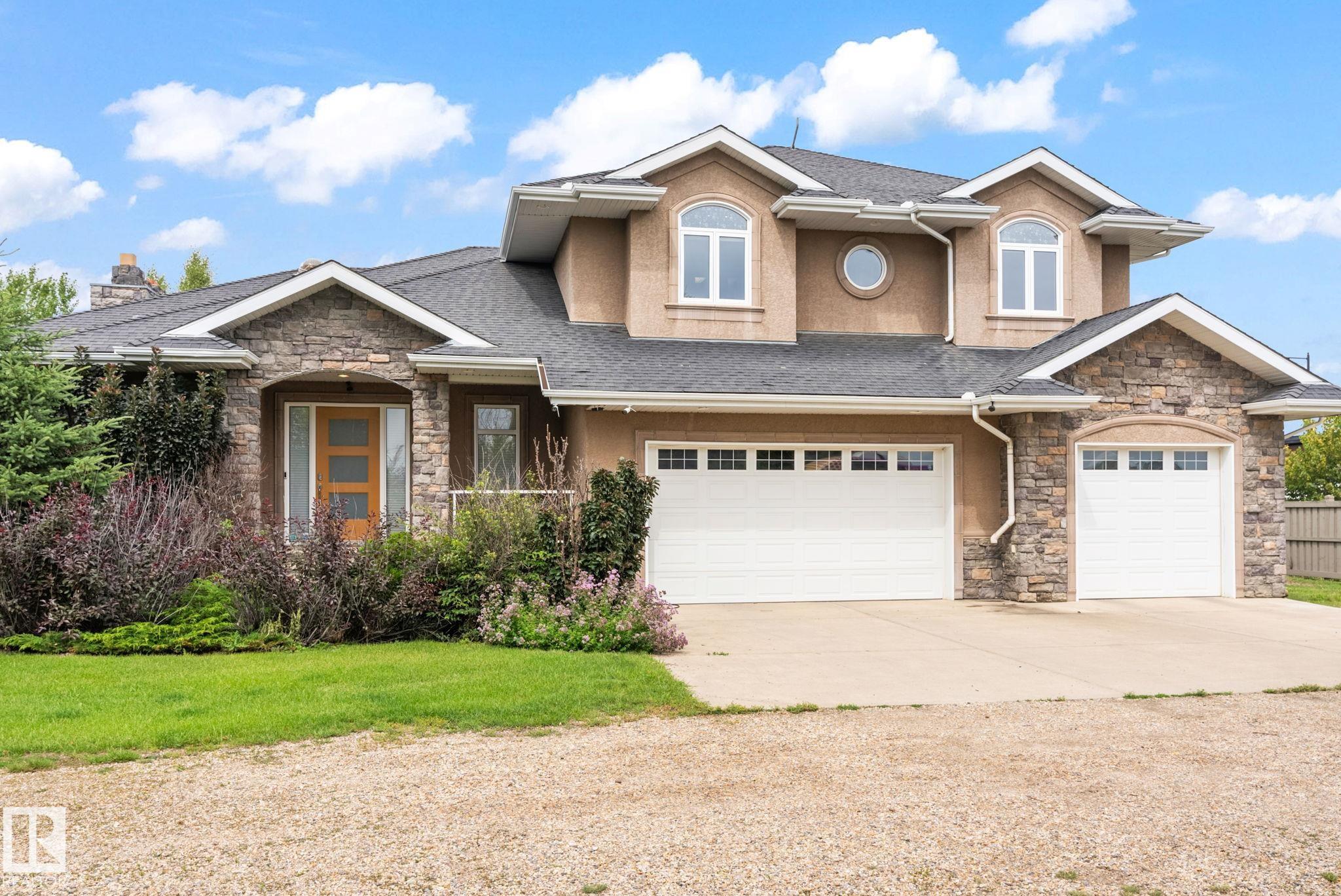 41 Av Sw Unit 15860 Ave, Edmonton, AB T6W 1A6