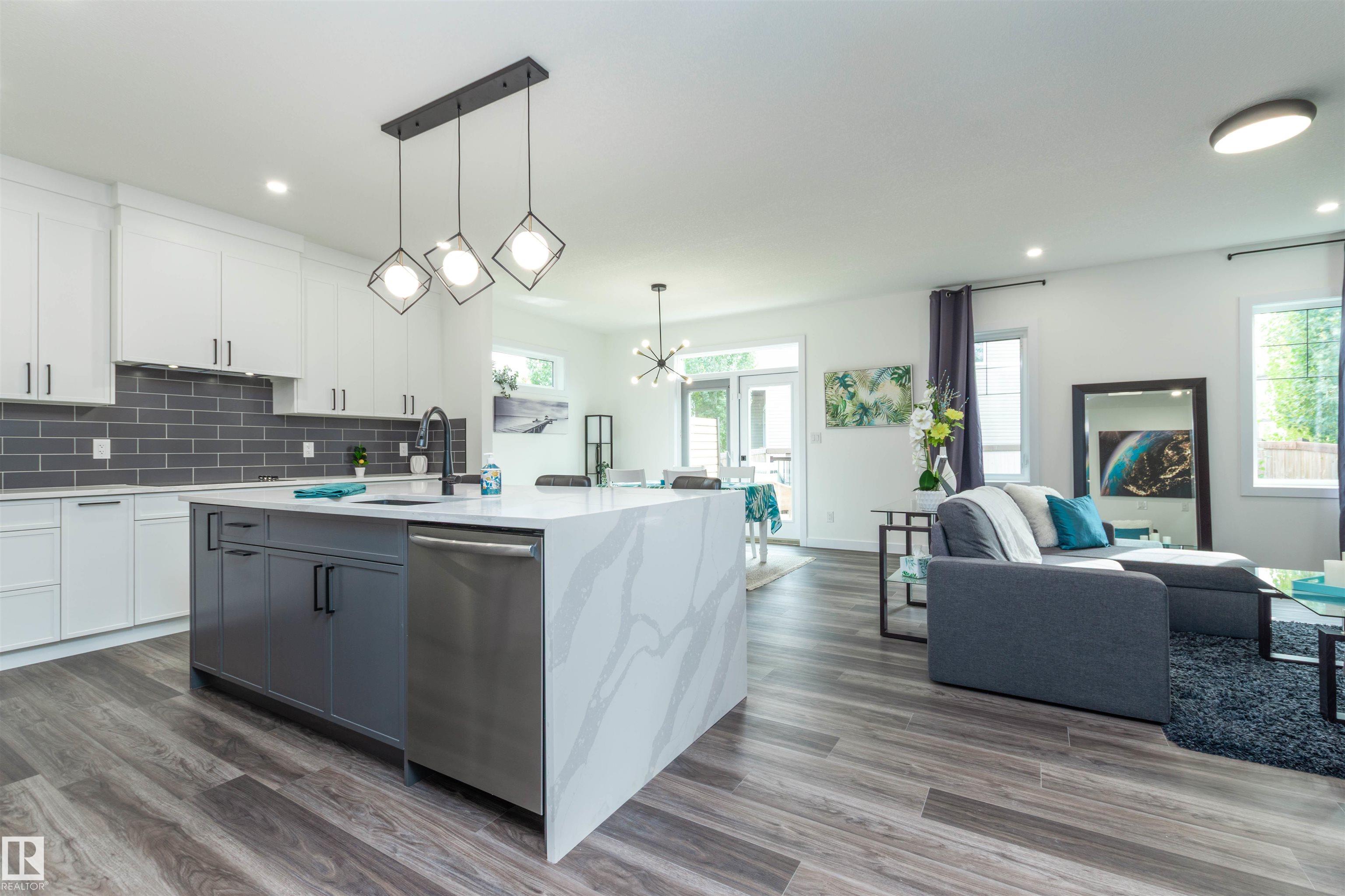 17 Sunbury Pl, Sherwood Park, AB T8H 0K3