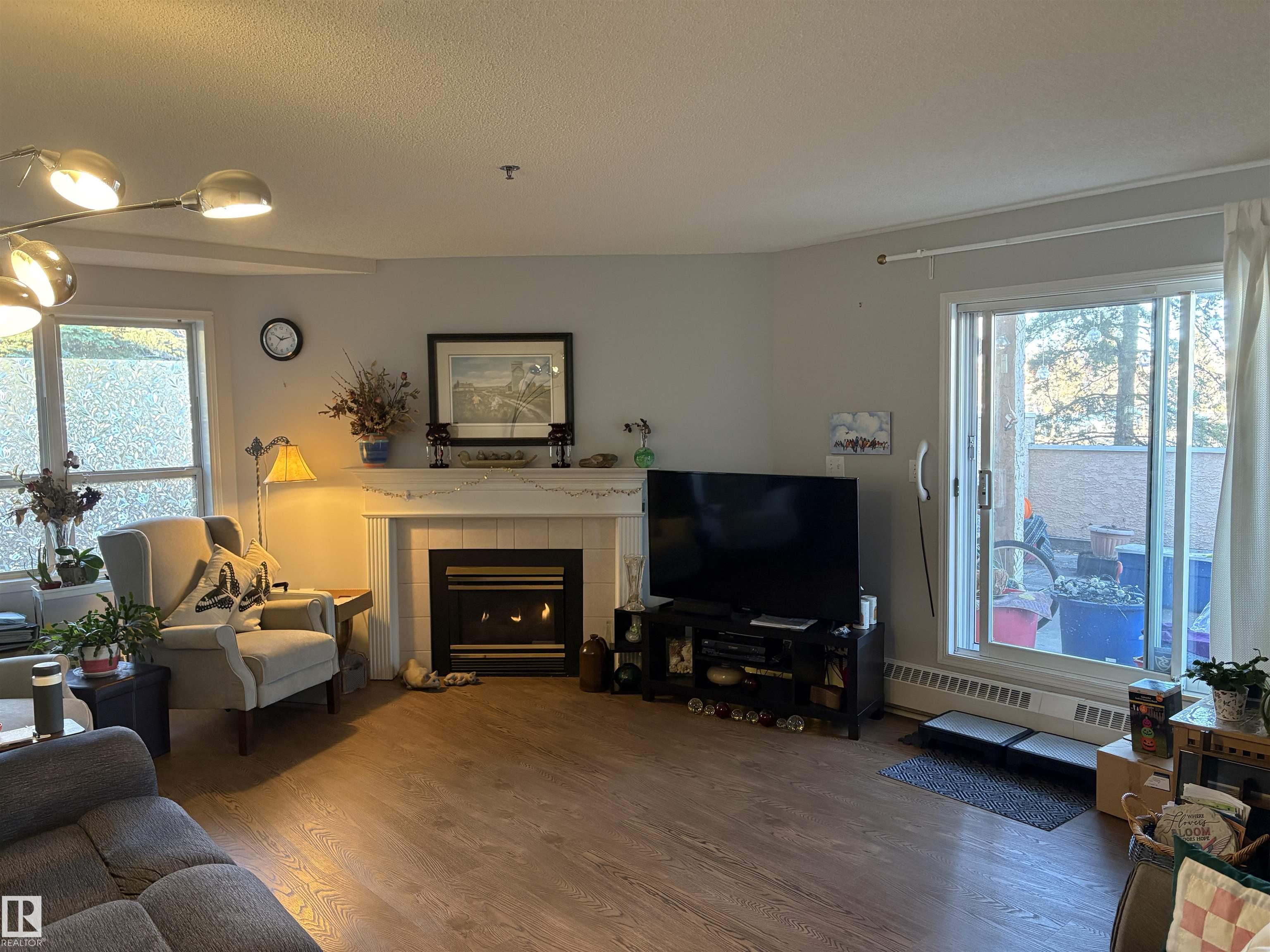 17519 98a Avenue Northwest #102, Edmonton, AB T5T 6C1