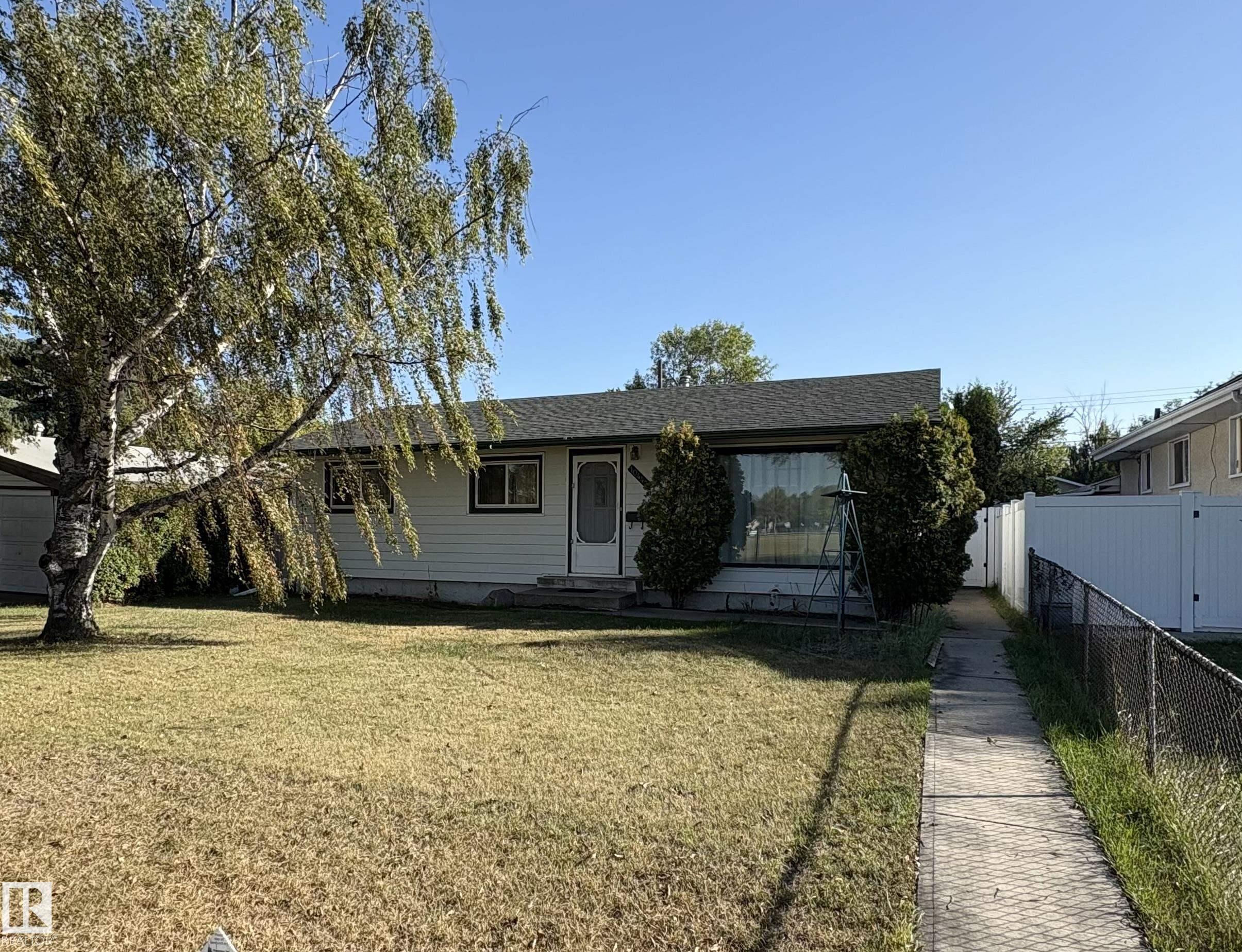 129 Av Nw Unit 10443 Ave, Edmonton, AB T5E 0L2