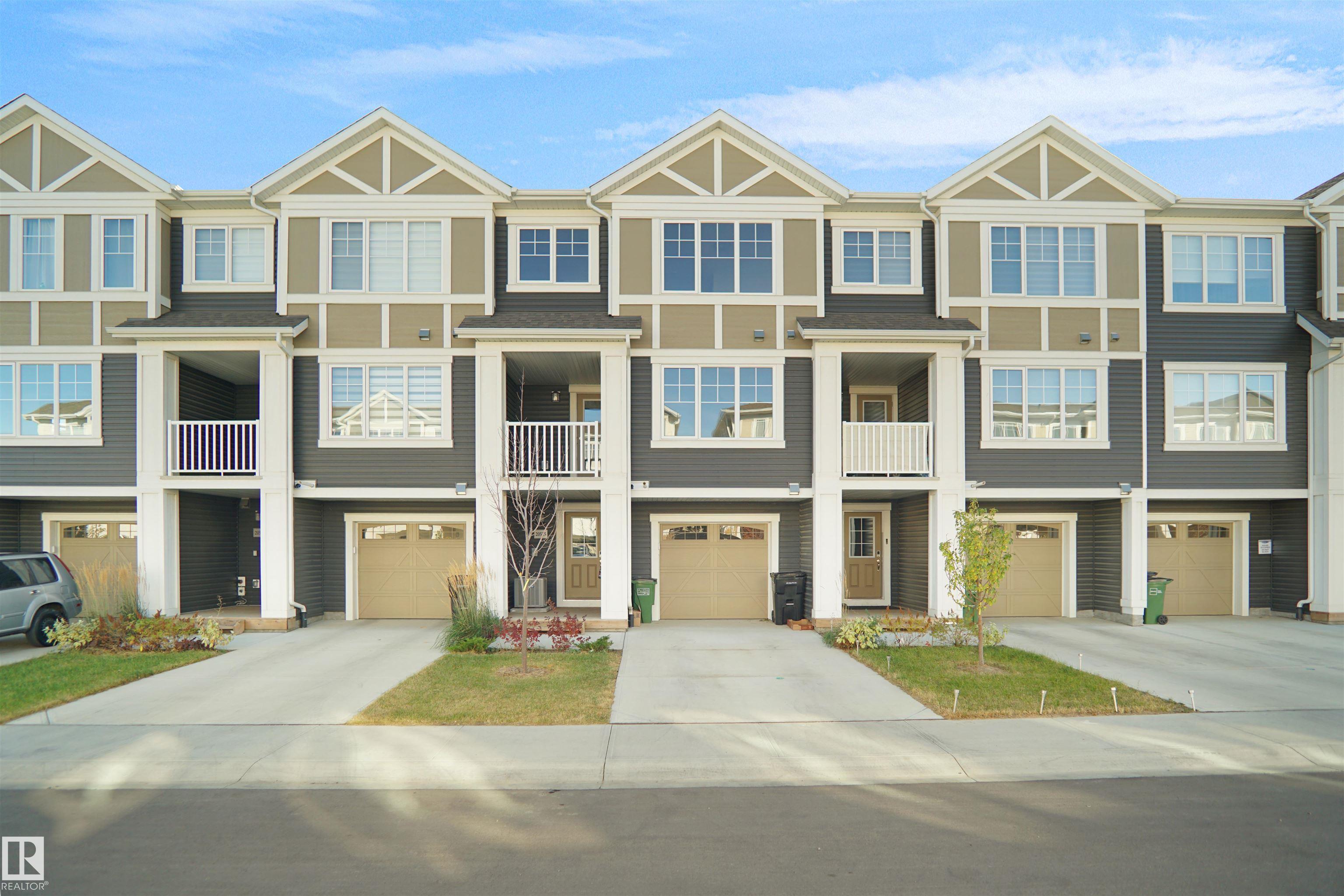 21 Av Nw Unit 20525 Ave #a, Edmonton, AB T6M 1N1