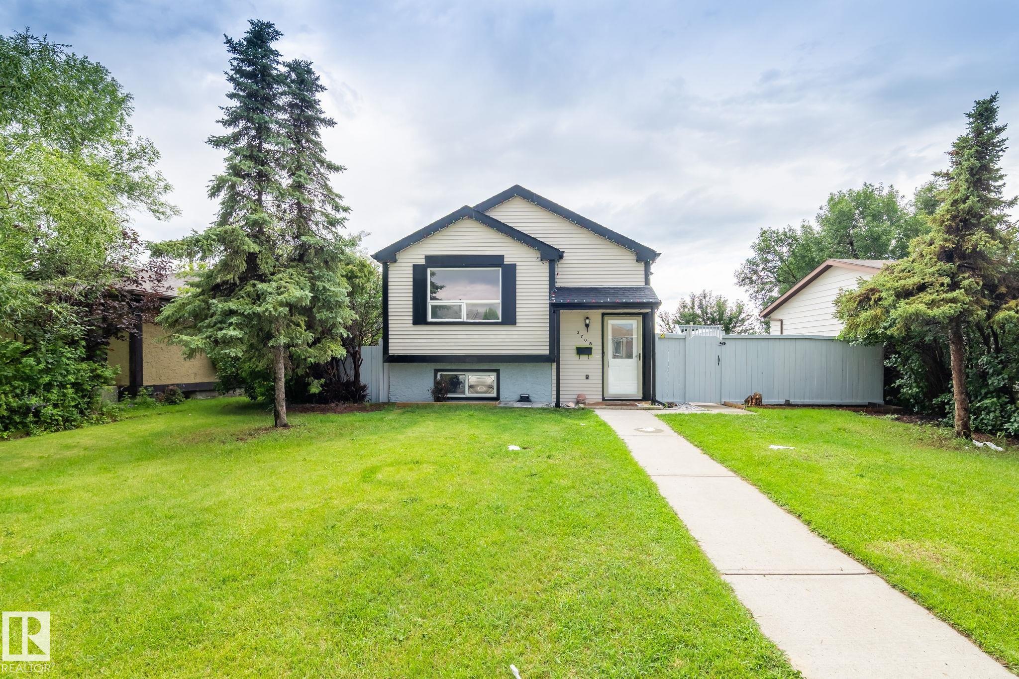12 Av Nw Unit 3708 Ave, Edmonton, AB T6L 3B2