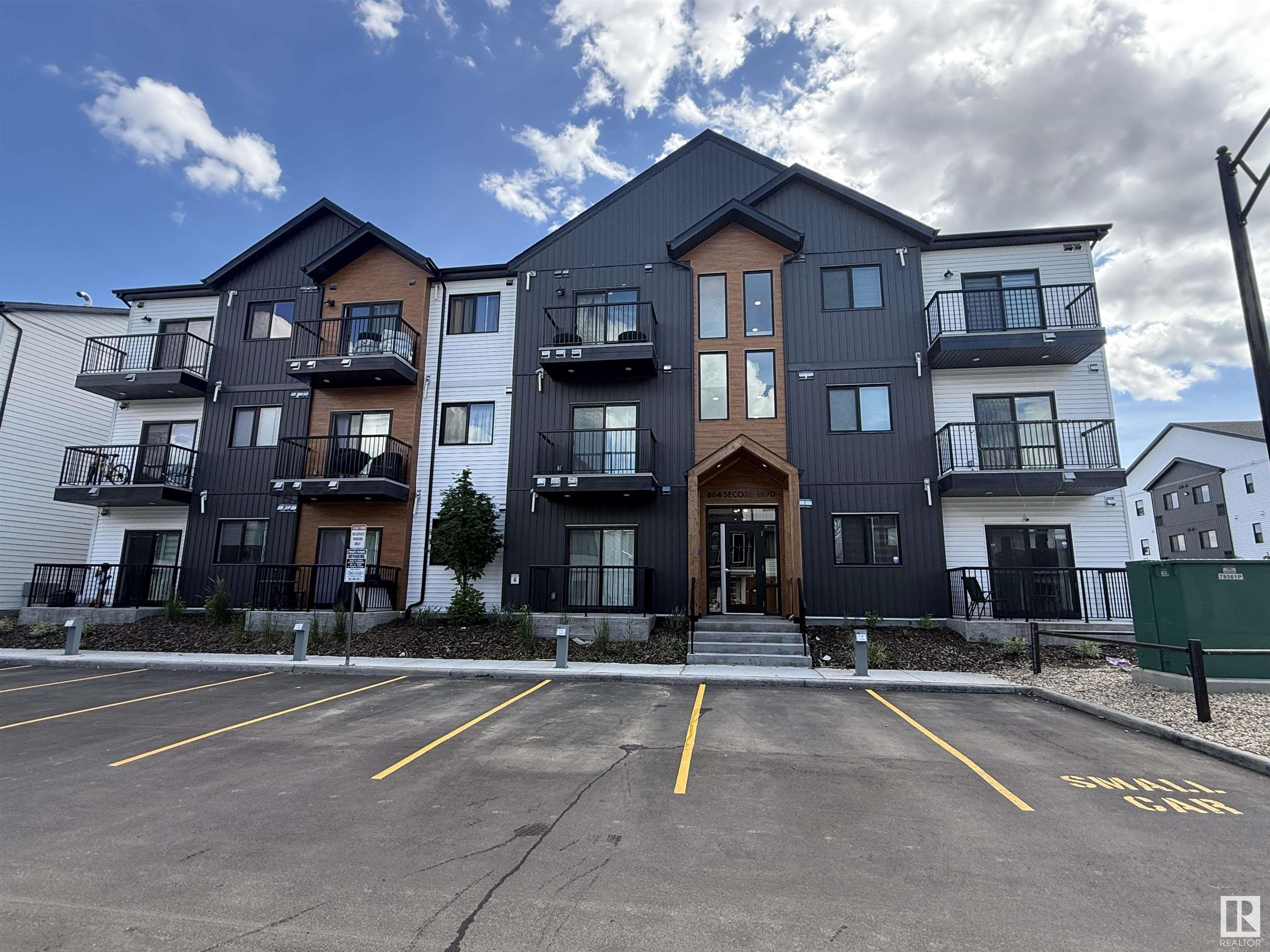 864 Secord Boulevard Northwest #104, Edmonton, AB T5T 7R9