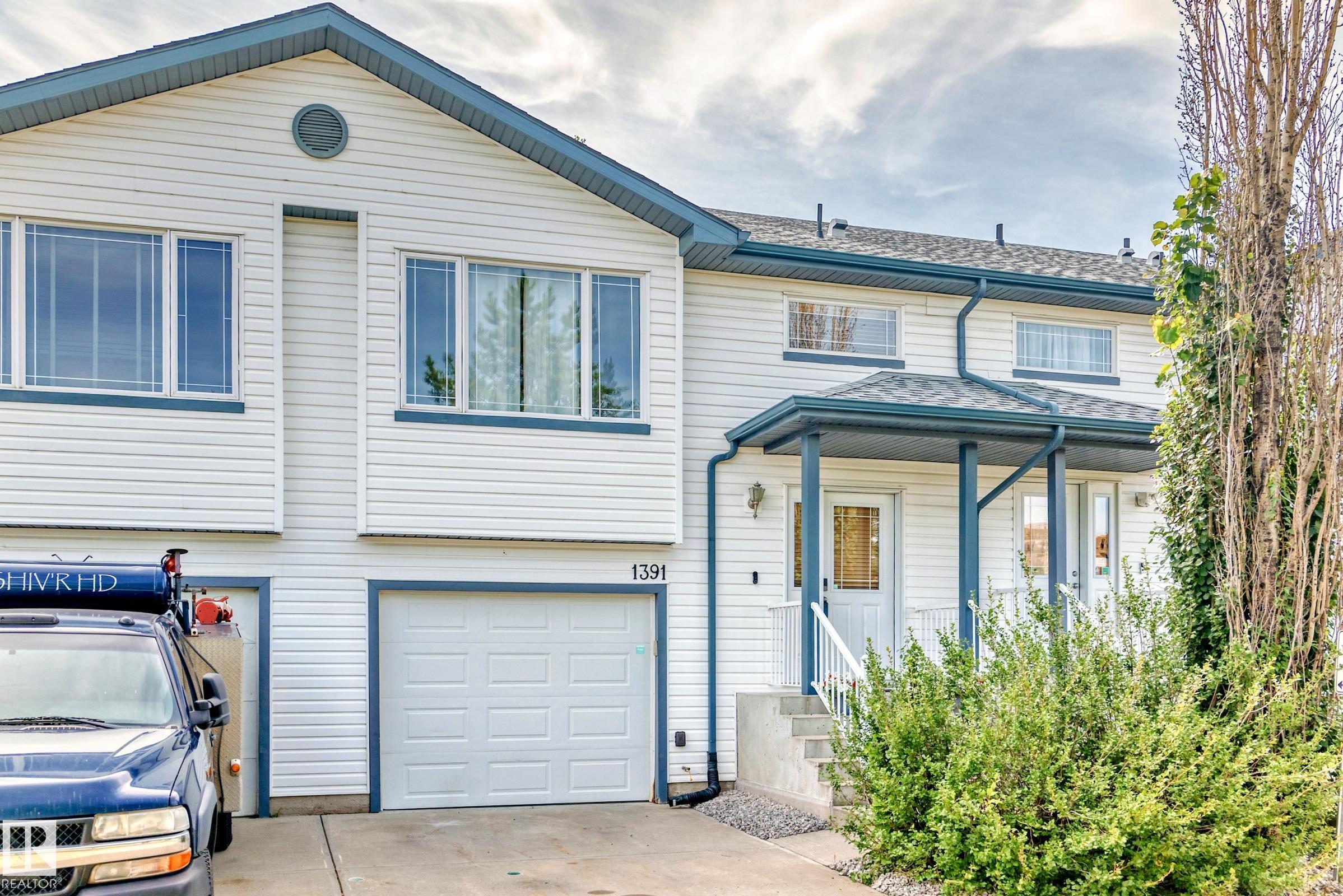 1391 Hermitage Rd NW, Edmonton, AB T5A 4S1