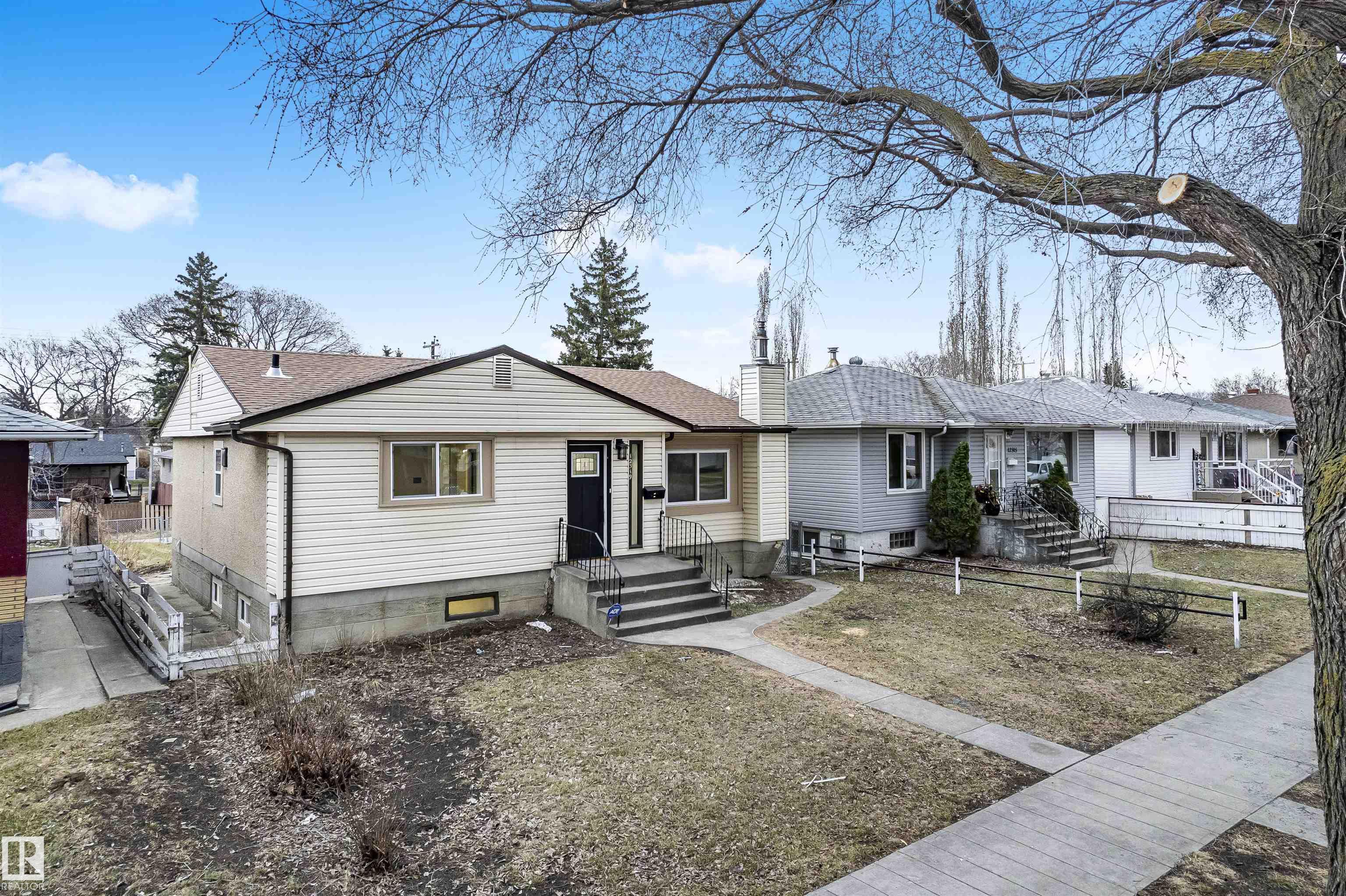 96 St Nw Unit 12319 St, Edmonton, AB T5G 1W4