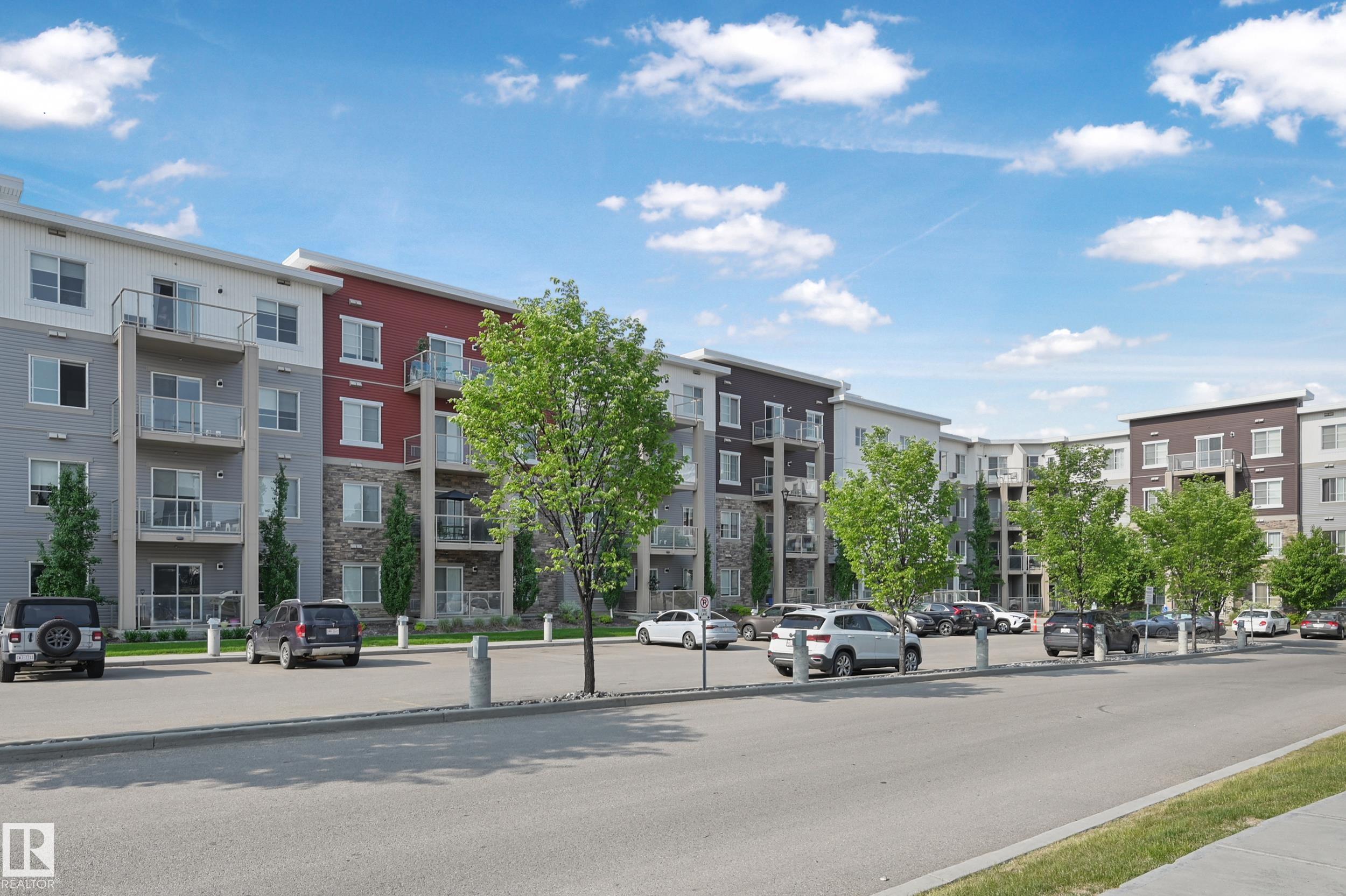 812 Welsh Drive South West #102, Edmonton, AB T6X 1A7
