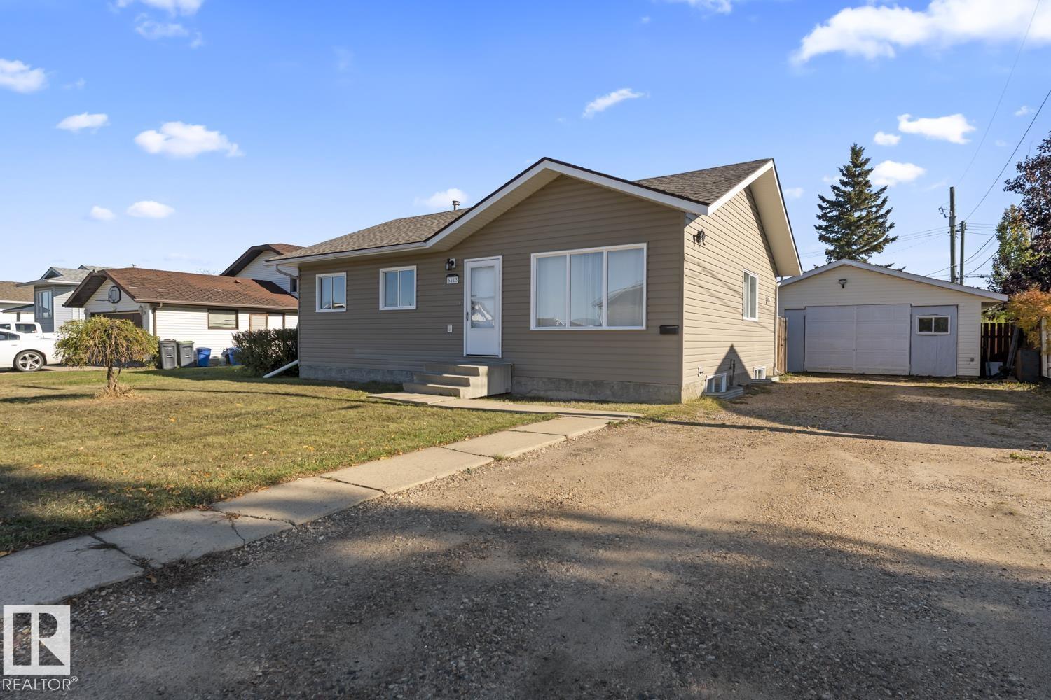 60 St Unit 5213 St, Cold Lake, AB T9M 1T4