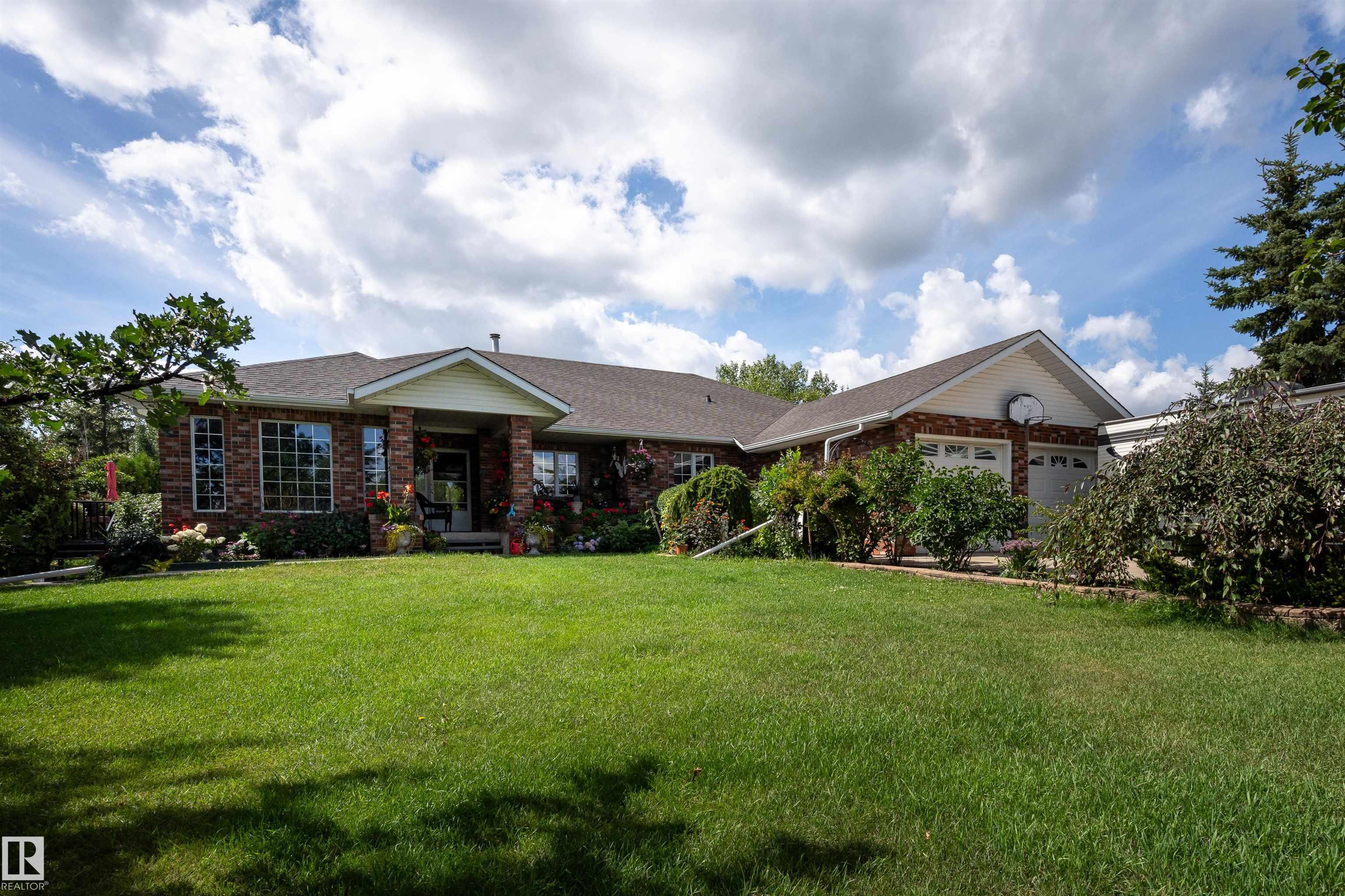 54224 Rge Road 245, Rural Sturgeon County, AB T8T 0A6