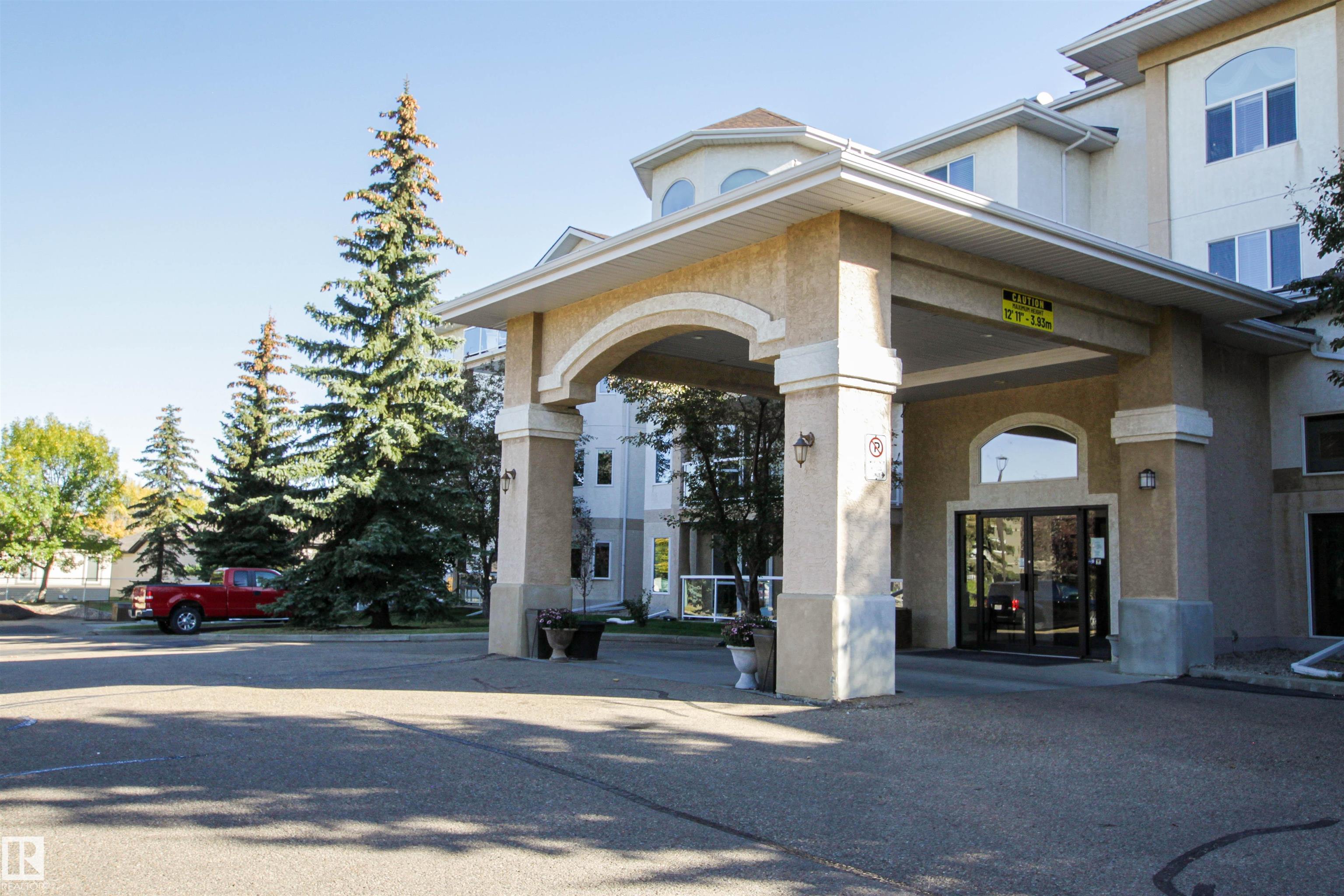 69 Crystal Ln #404 Ln, Sherwood Park, AB T8H 2E9