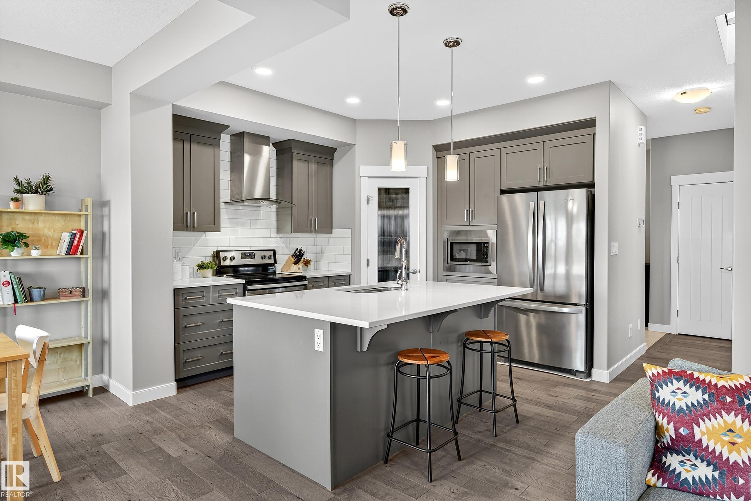 82 Av Nw Unit 22540 Ave, Edmonton, AB T5T 7G1