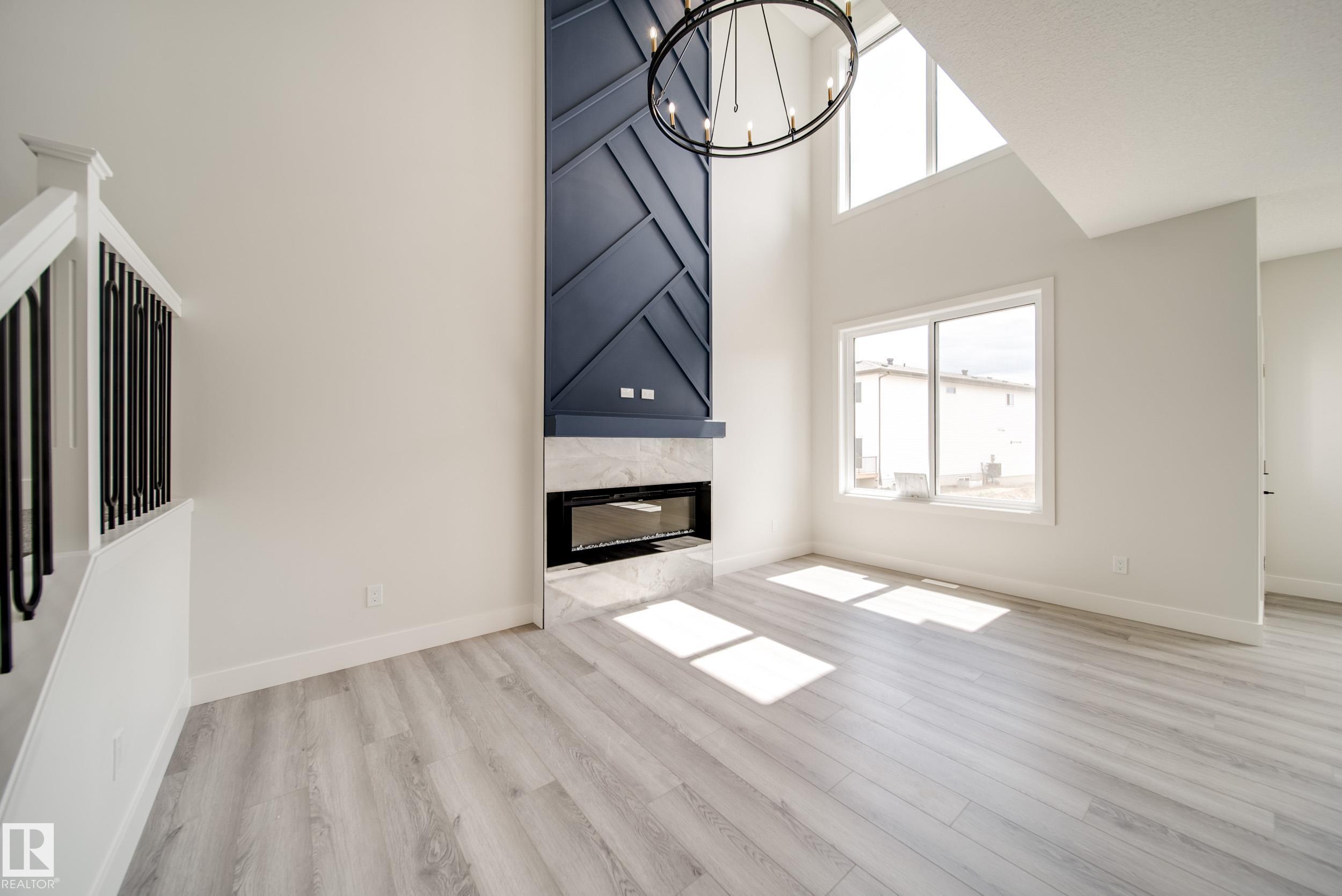 183 Av Nw Unit 8747 Ave, Edmonton, AB T5Z 0S8