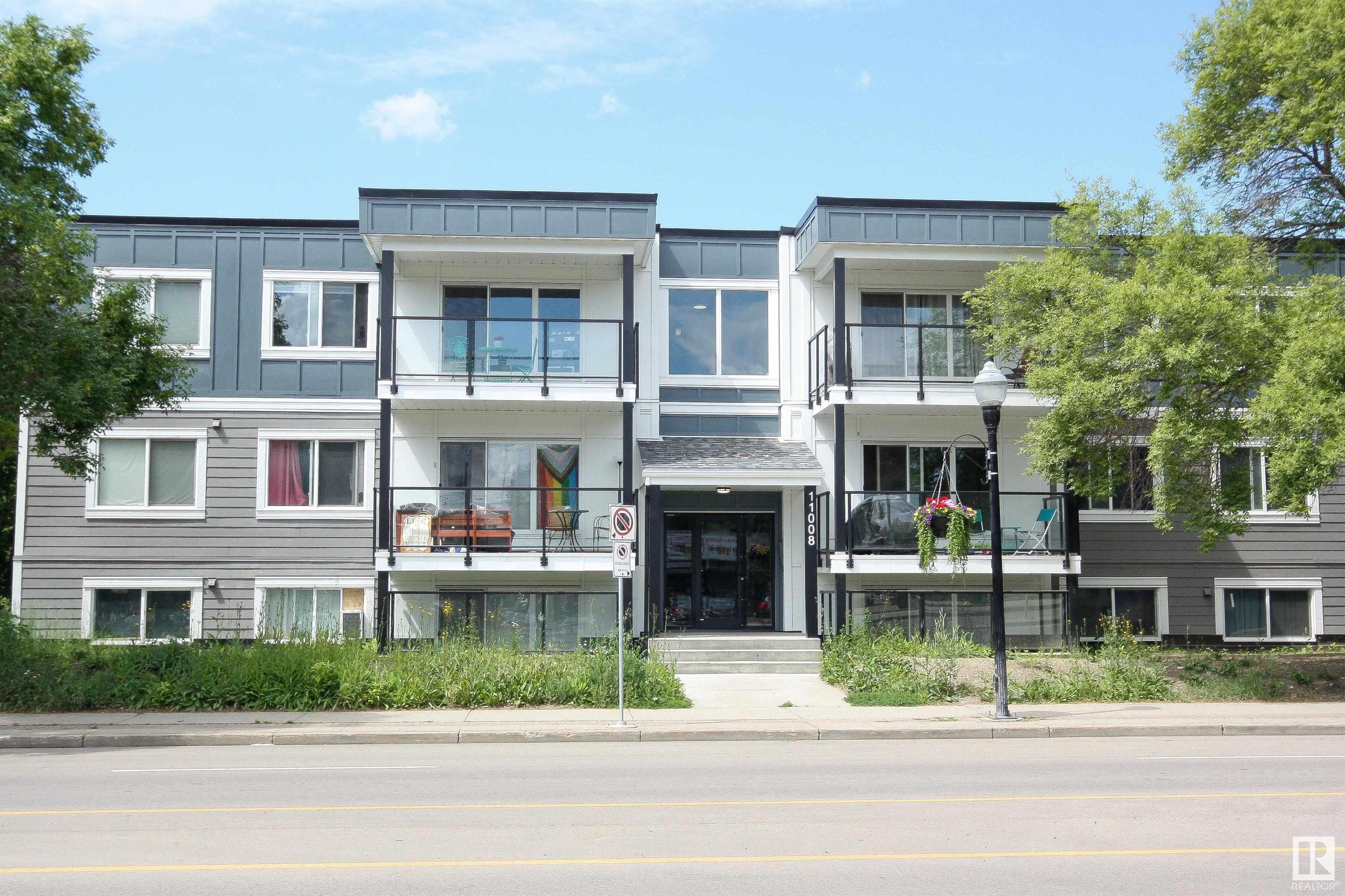 11008 124 Street #1, Edmonton, AB T5M 0J4