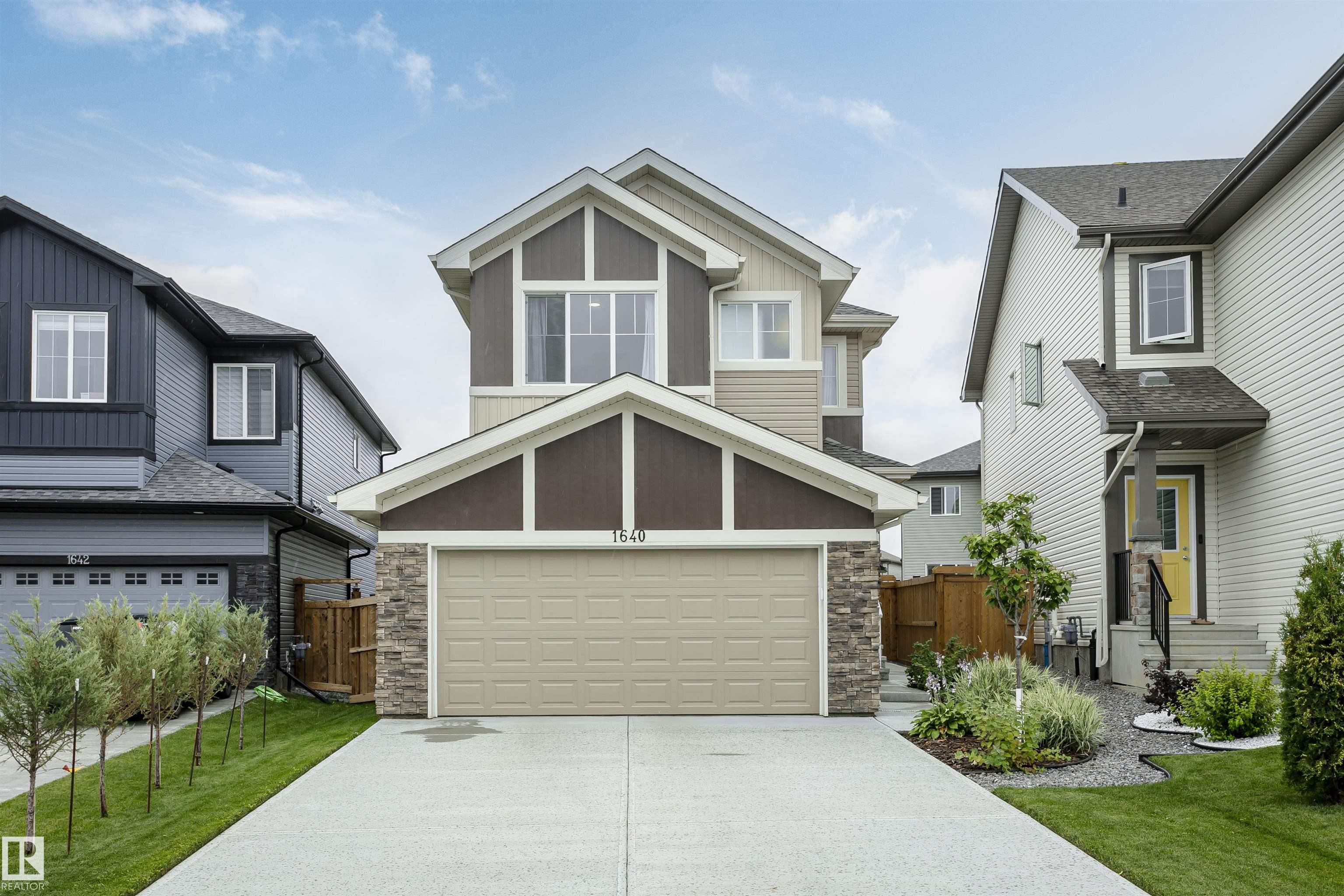 1640 Erker Way NW, Edmonton, AB T6M 0Z8