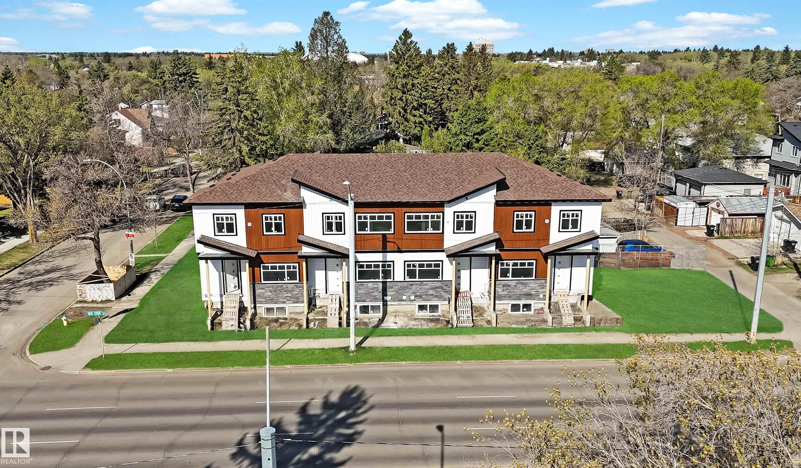 109 St Nw Unit 6704 St, Edmonton, AB T6H 2A4