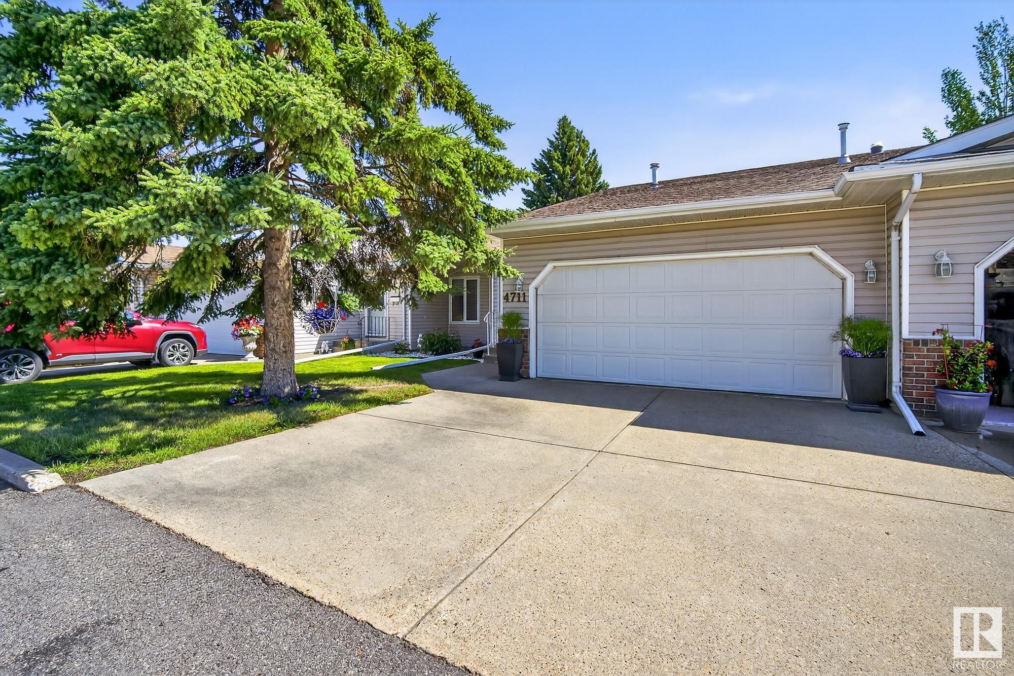 25 Av Nw Unit 4711 Ave, Edmonton, AB T6L 6J2