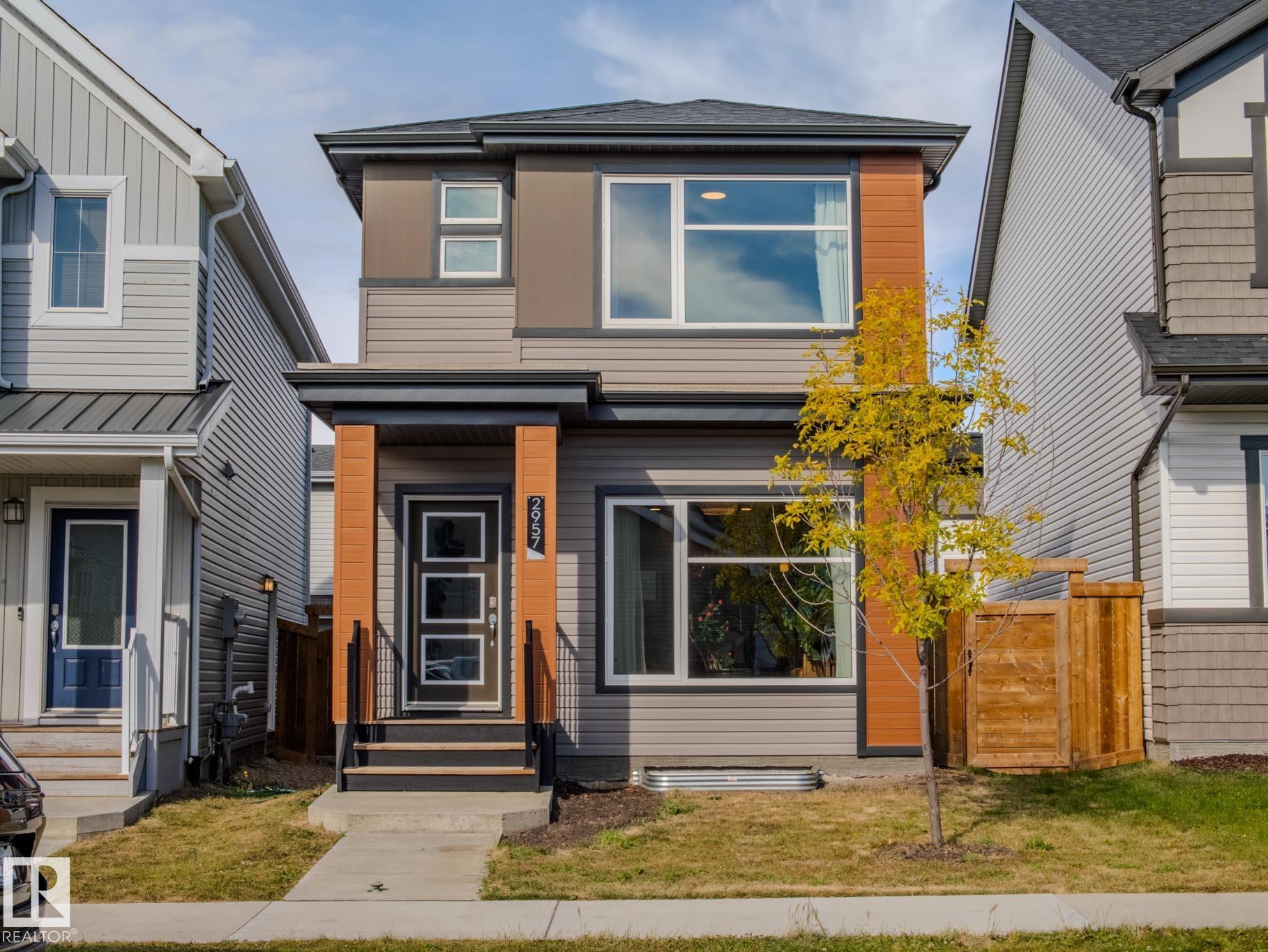 2957 Coughlan Green Gr SW, Edmonton, AB T6W 3X6