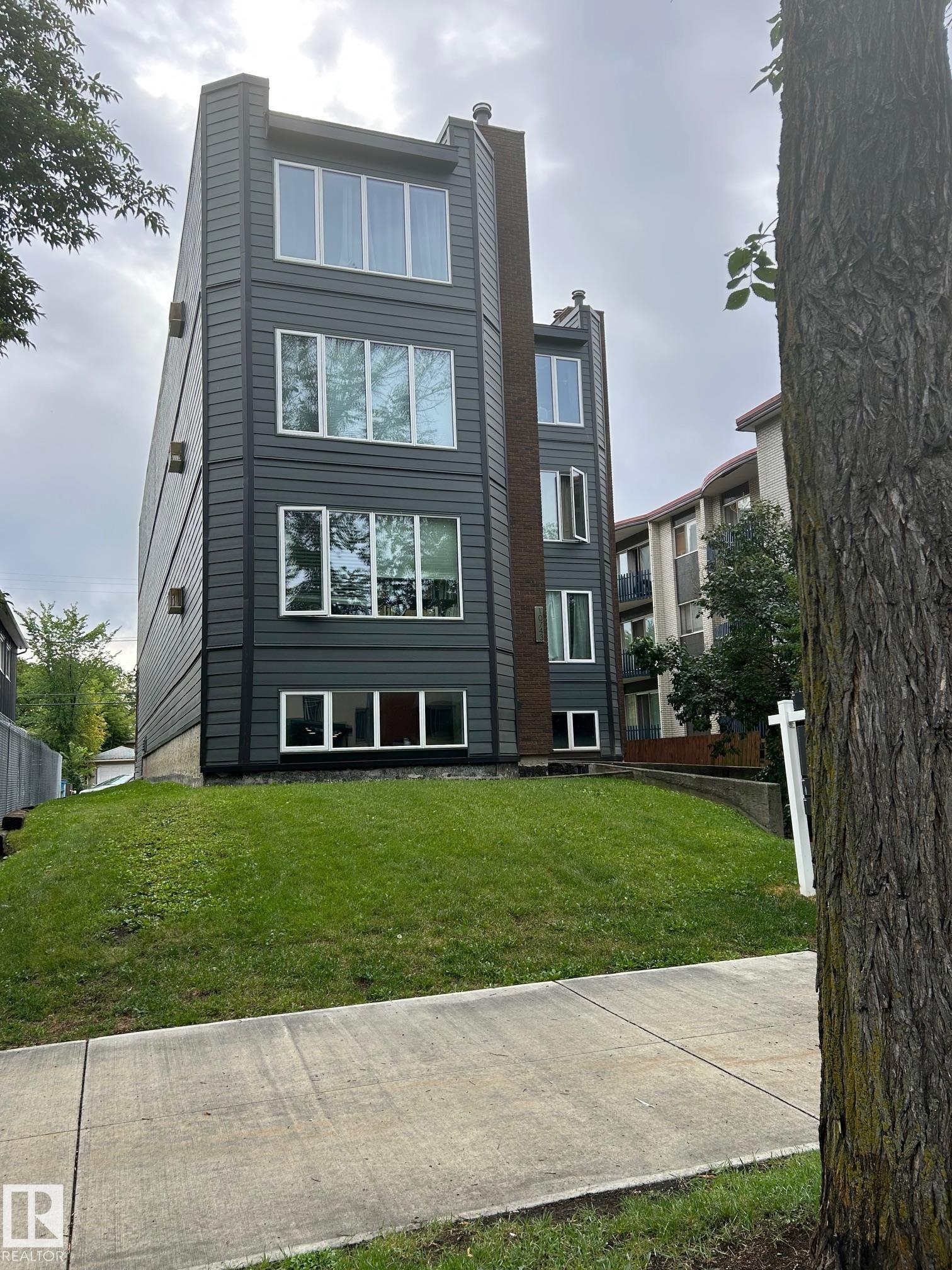 10743 107 Street Northwest #401, Edmonton, AB T5H 2Y9