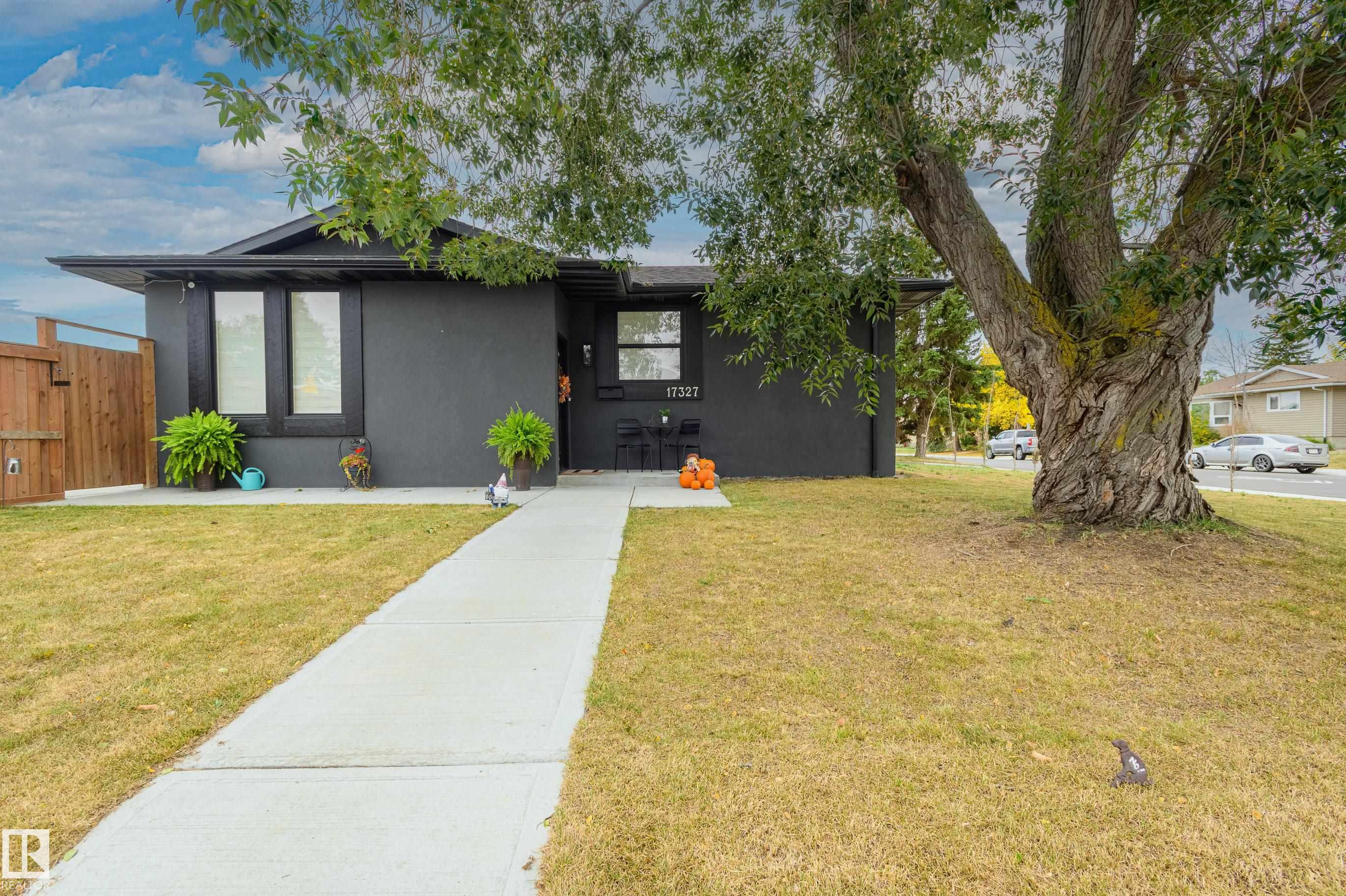 106 St Nw Unit 17327 St, Edmonton, AB T5X 3W9
