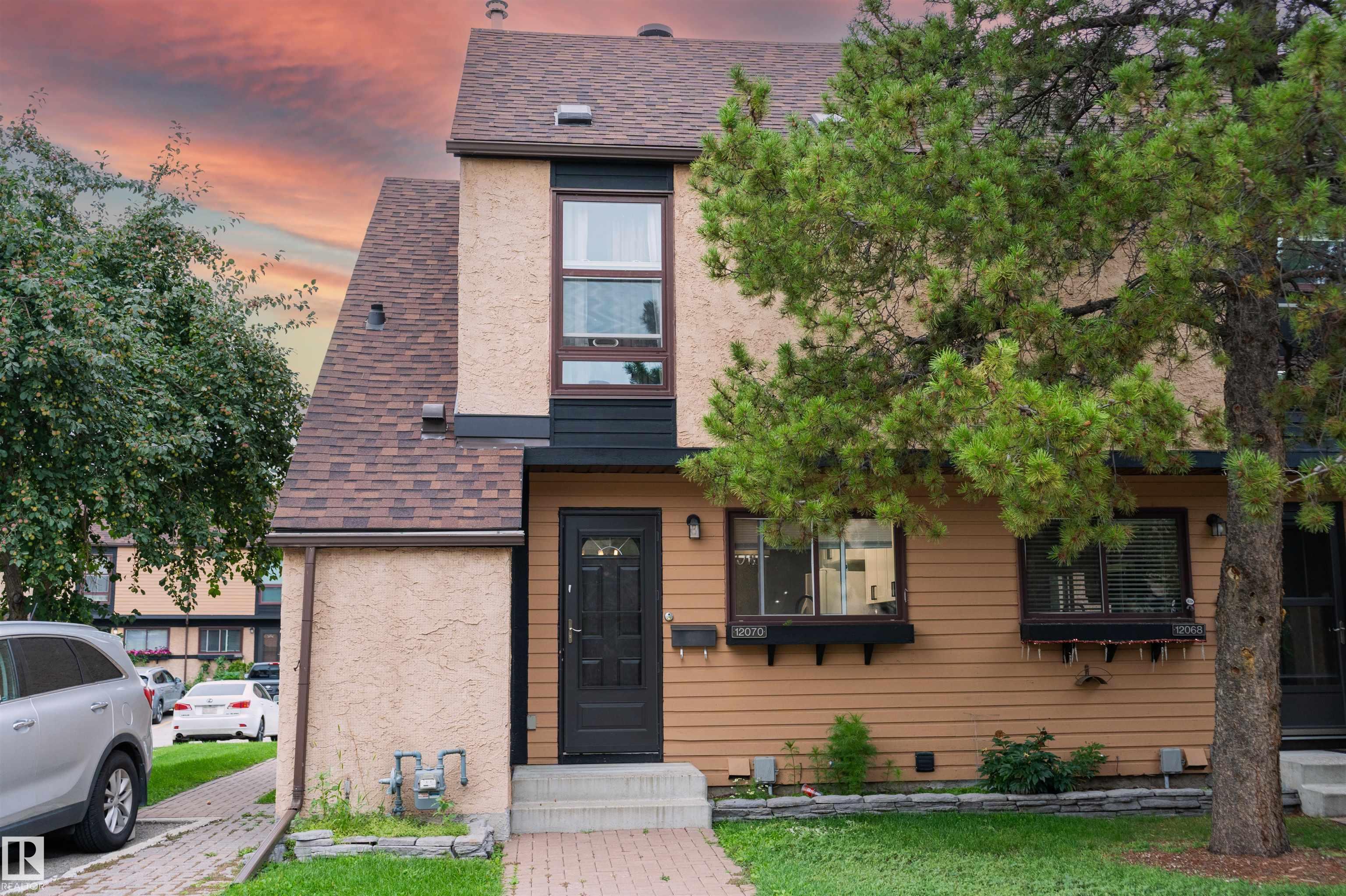 25 Av Nw Unit 12070 Ave, Edmonton, AB T6J 4L3