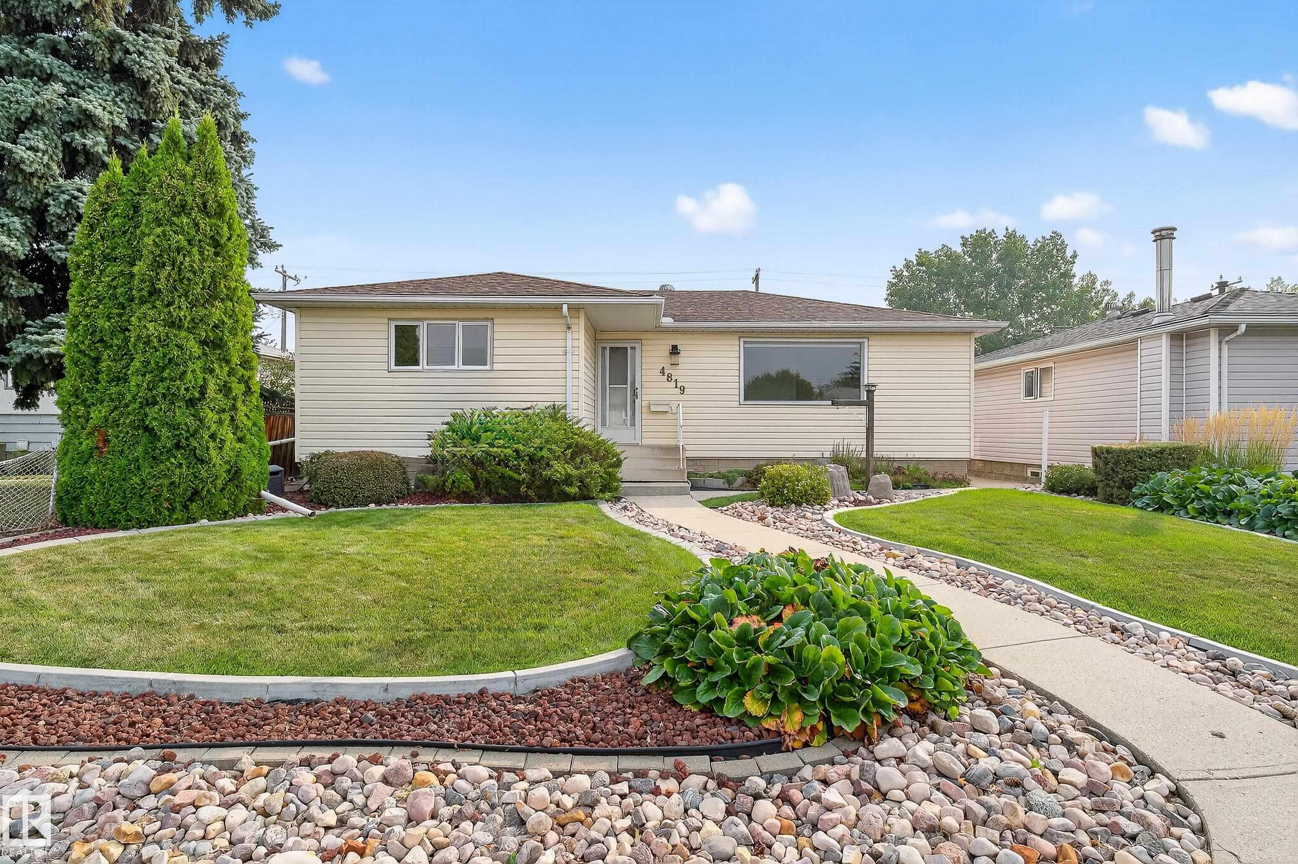 105 St Nw Unit 4819 St #b, Edmonton, AB T6H 2R9