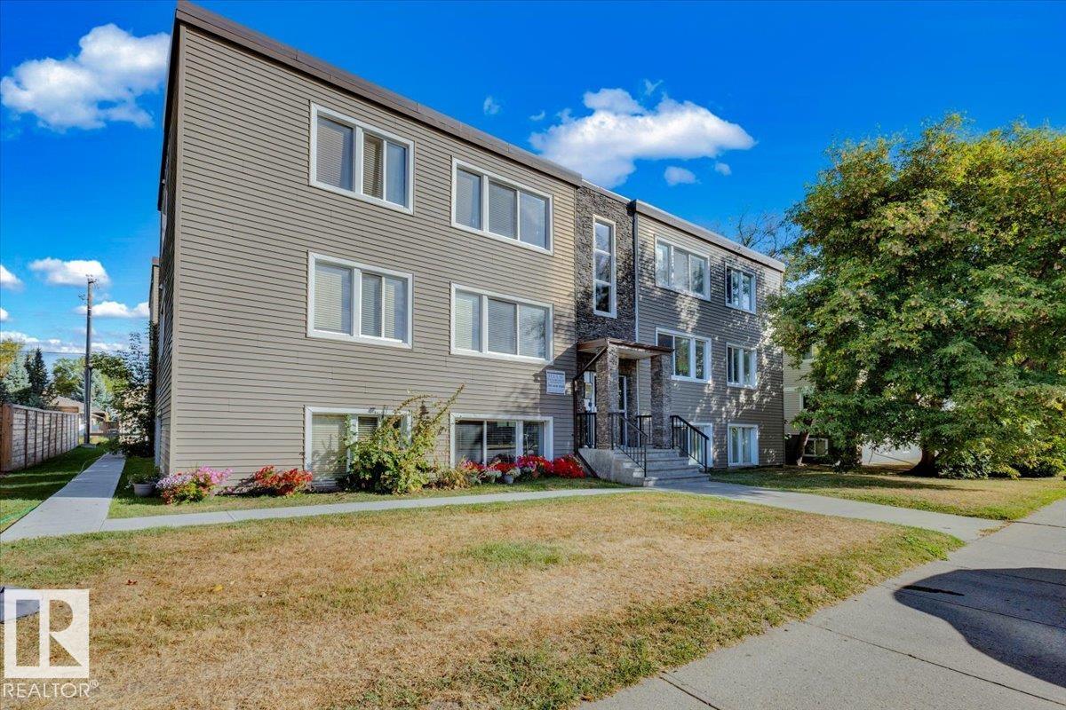 9650 82 Avenue Northwest #4, Edmonton, AB T6C 1A1