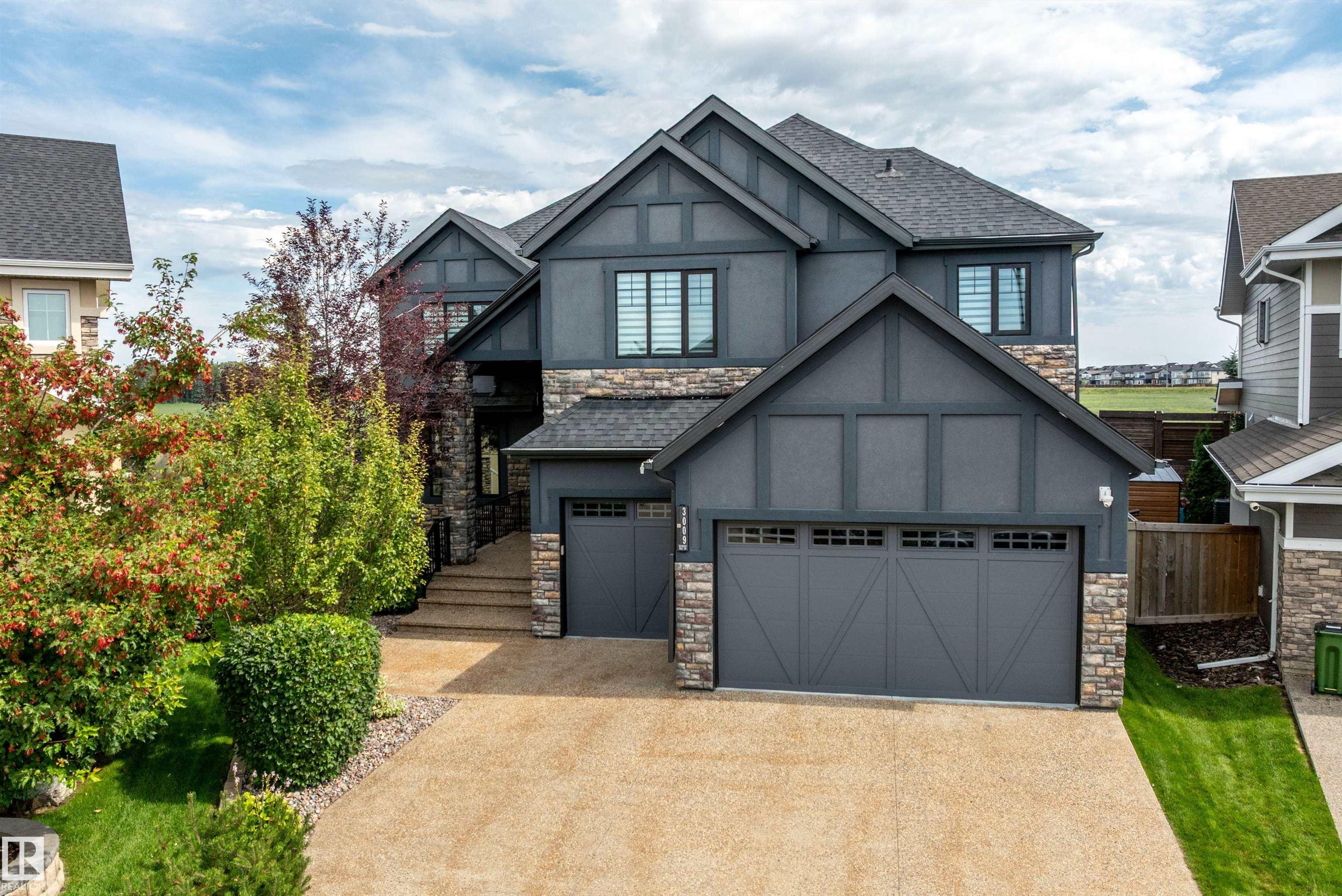 3009 Keswick Way SW, Edmonton, AB T6W 2P7