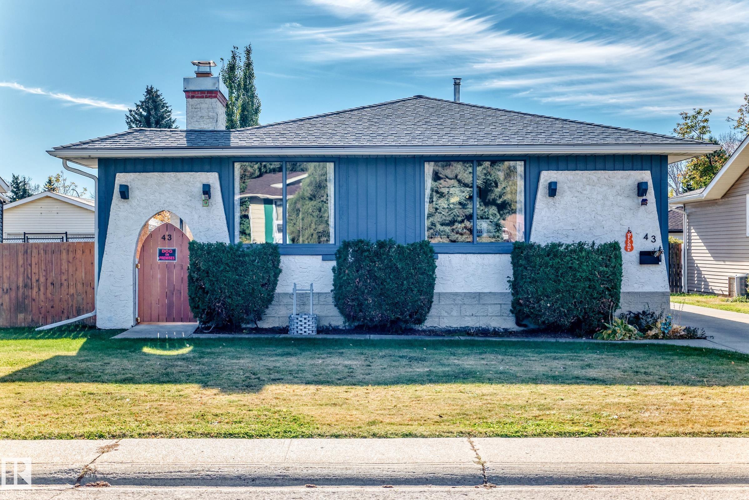 43 Groveland Rd, Sherwood Park, AB T8A 3G7