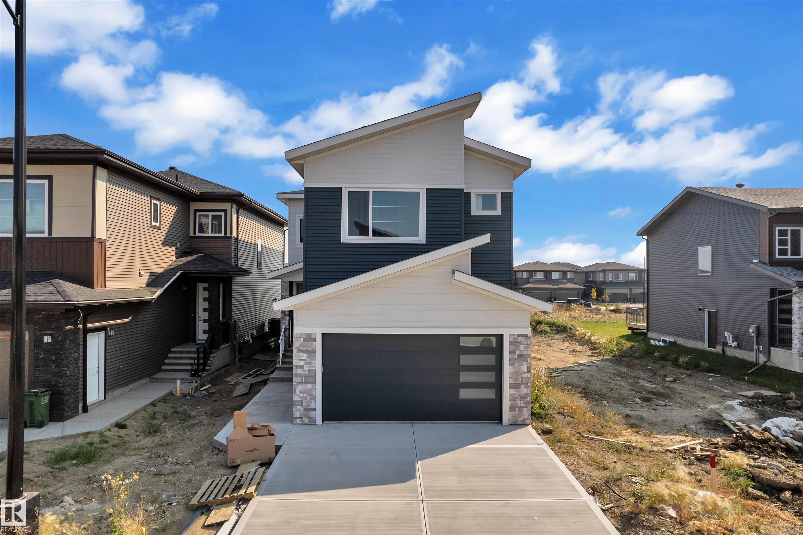 8913 Mayday Way SW, Edmonton, AB T6X 3E6