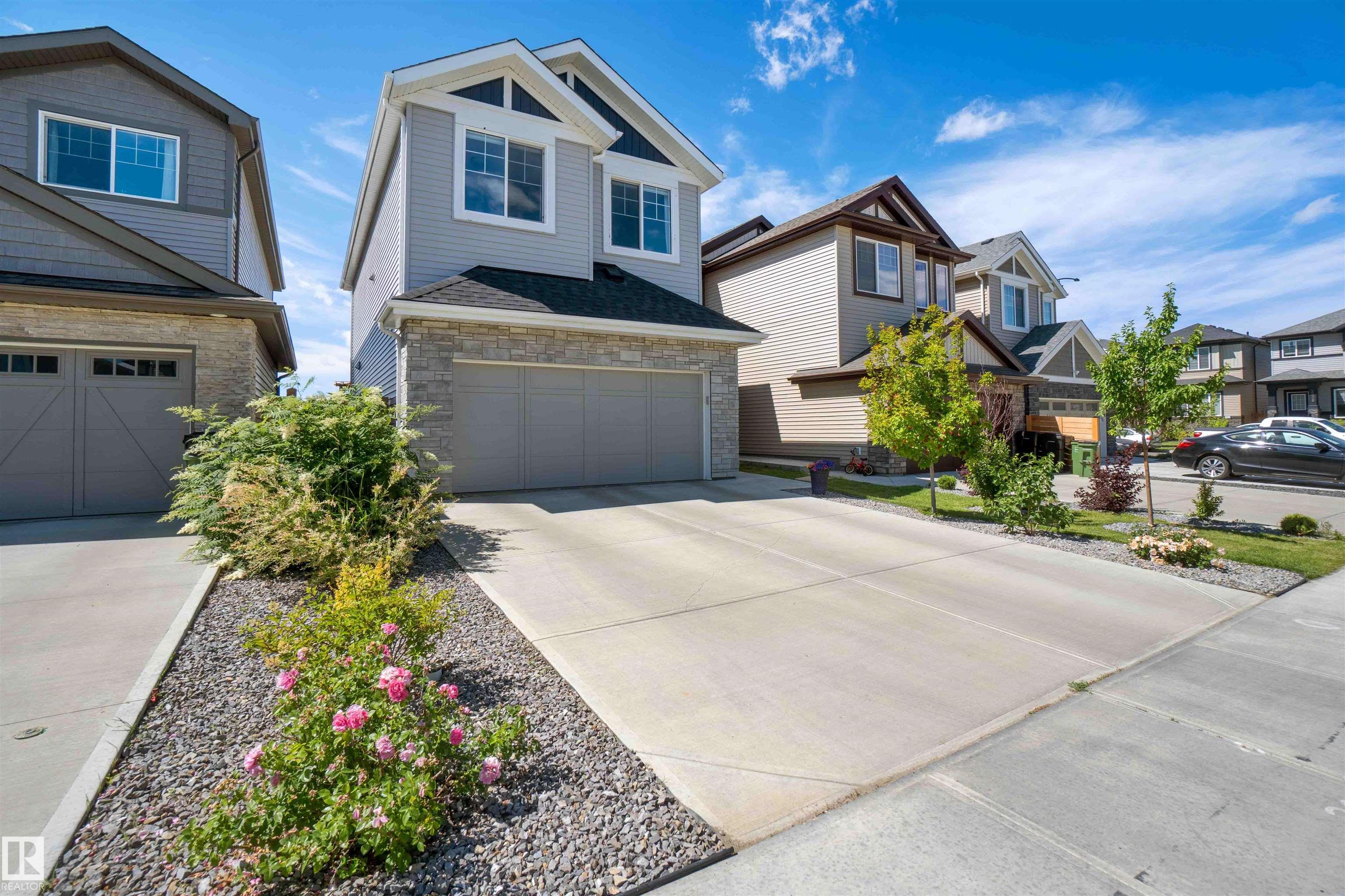22 Av Sw Unit 15847 Ave, Edmonton, AB T6W 4K9