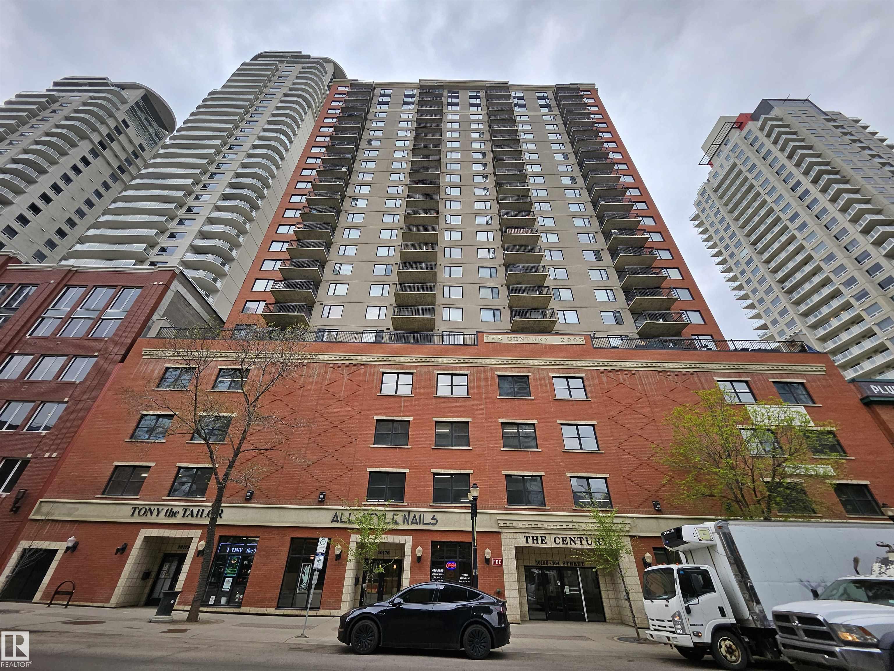 10180 104 Street Northwest #1501, Edmonton, AB T5J 1A7
