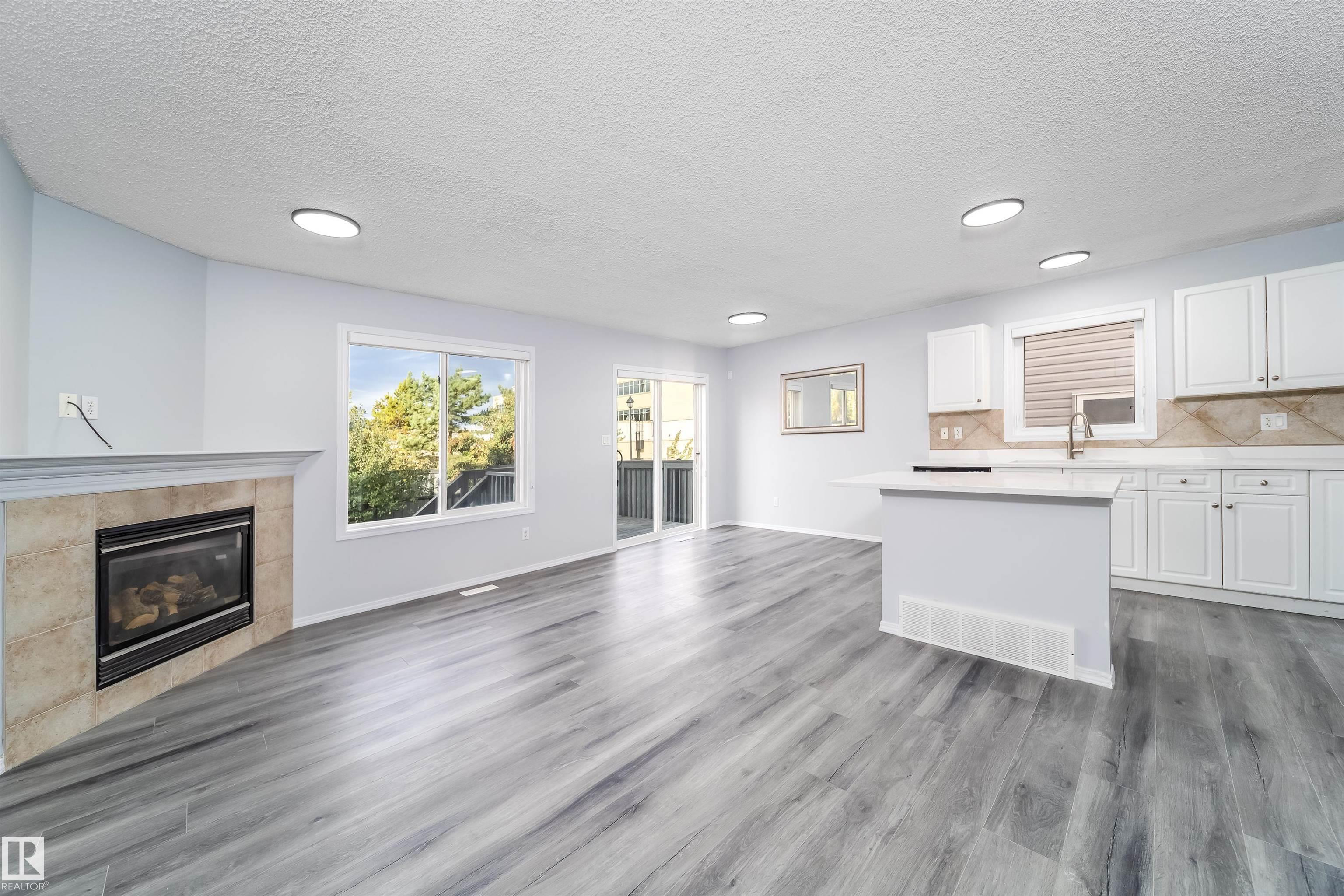120 Magrath Road Northwest #unit 32, Edmonton, AB T6R 0C6