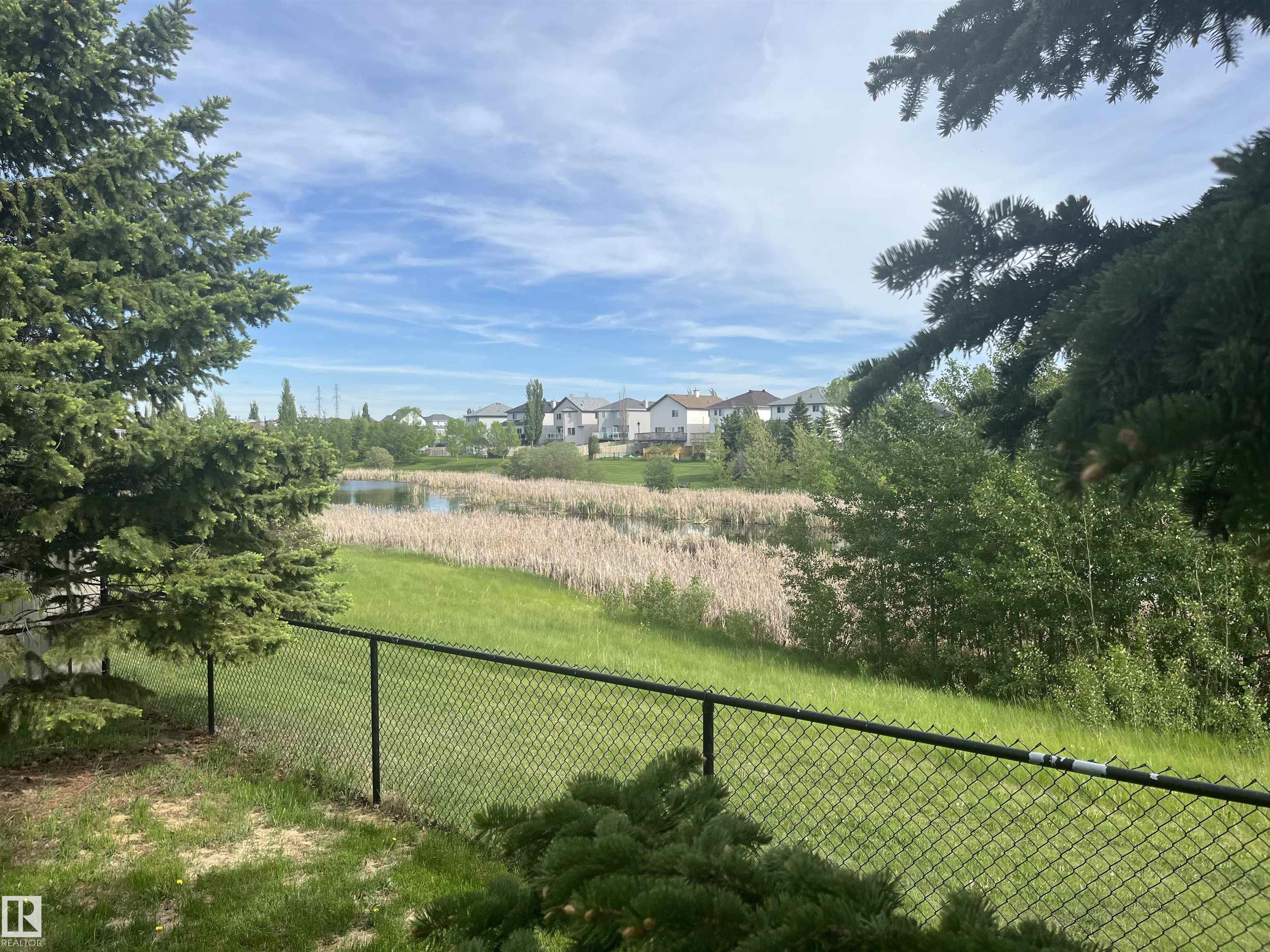 32 Av Nw Unit 3339 Ave, Edmonton, AB T6T 1X7