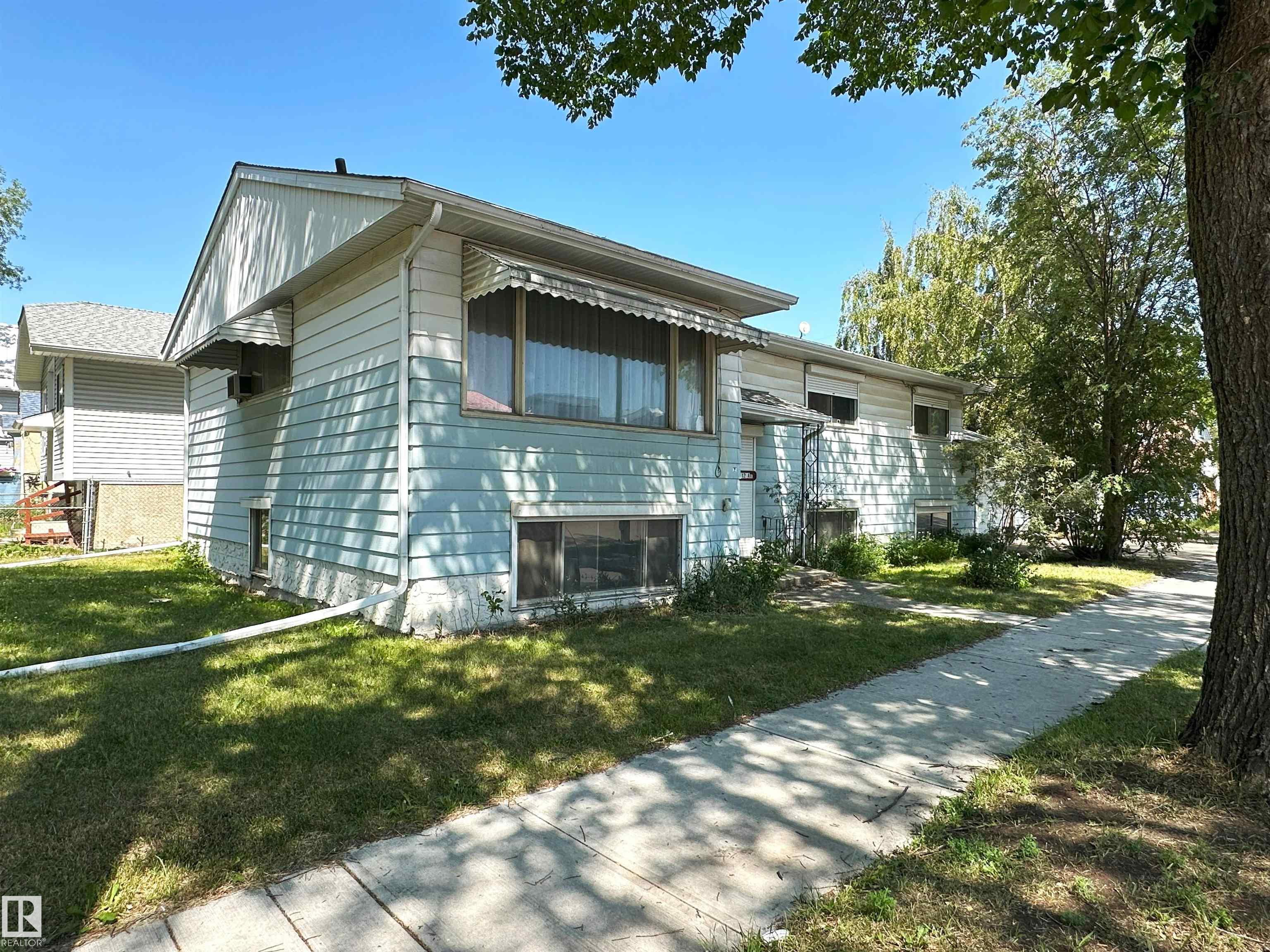 112 Av Nw Unit 9108 Ave, Edmonton, AB T5B 0H3