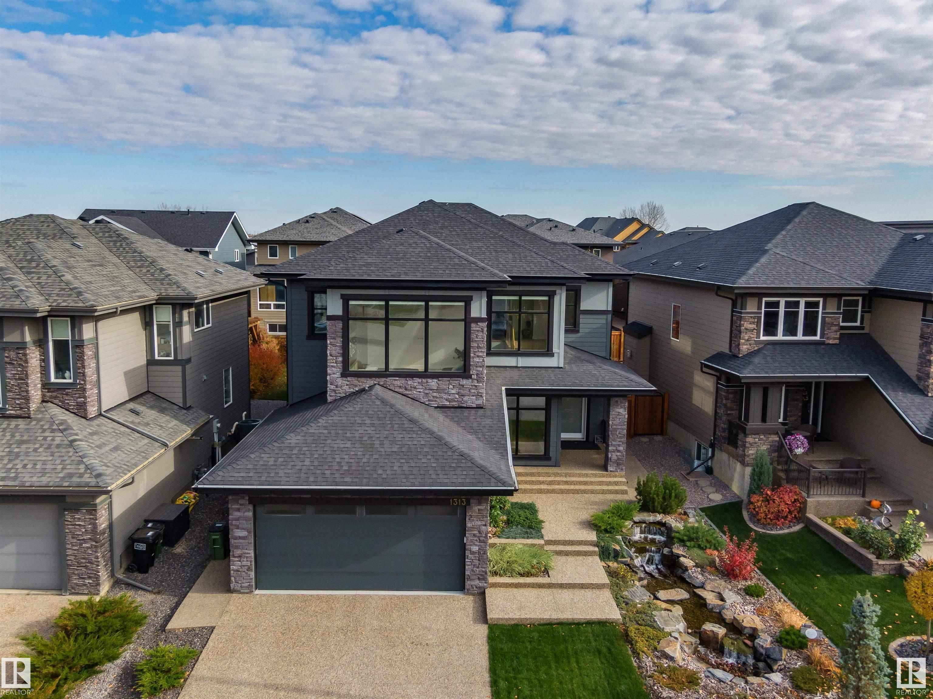 1313 Hainstock Way SW, Edmonton, AB T6W 3B6