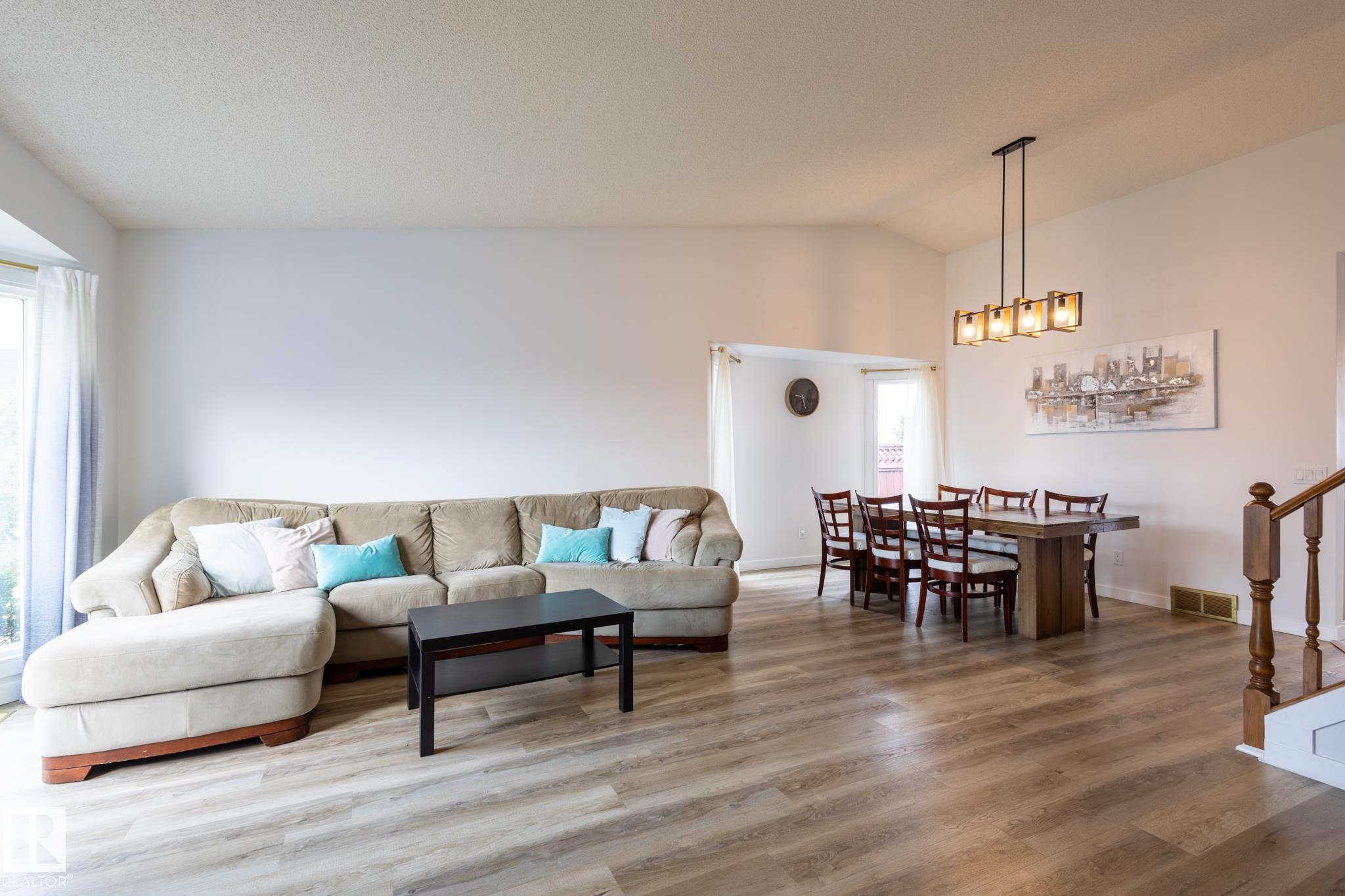 158 Av Nw Unit 7640 Ave #a, Edmonton, AB T5Z 2V8